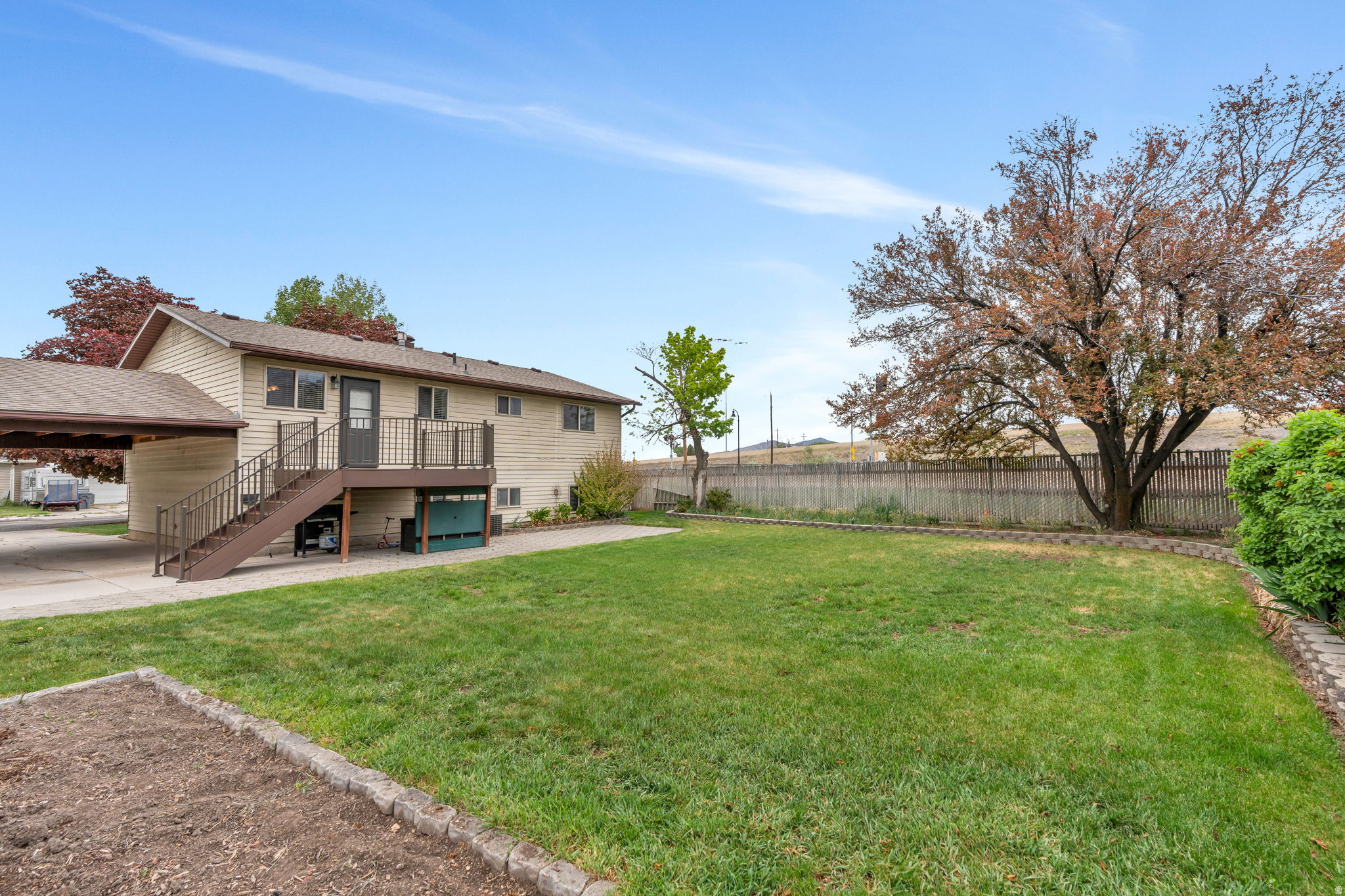 MOUNTAIN MEADOW - Residential