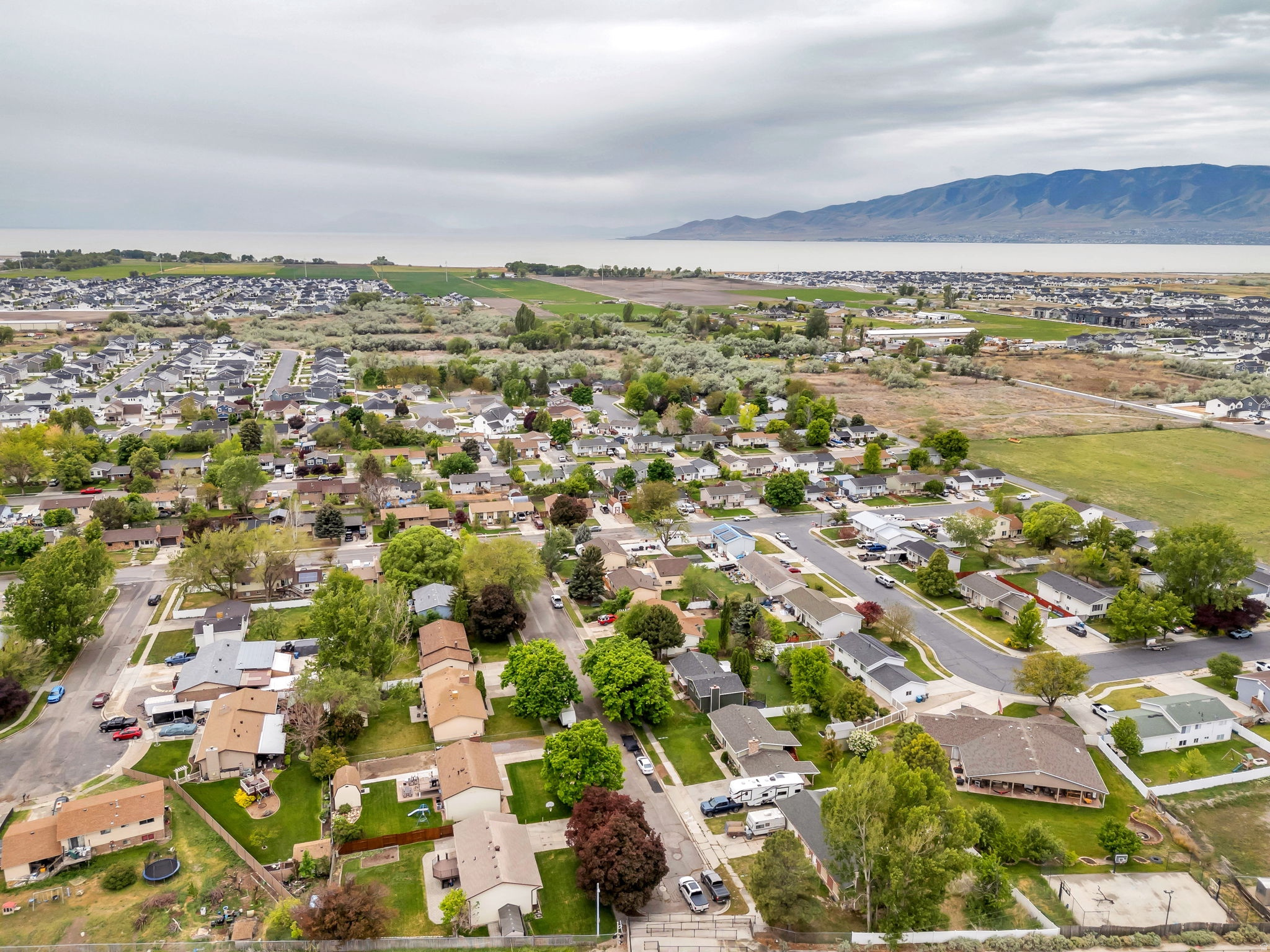 MOUNTAIN MEADOW - Residential