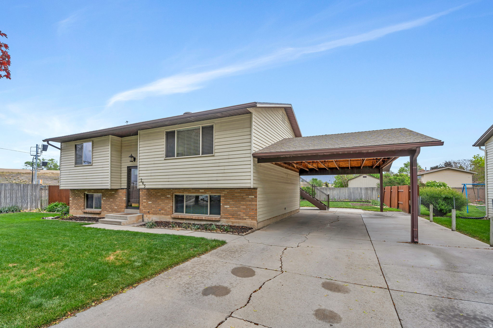 MOUNTAIN MEADOW - Residential