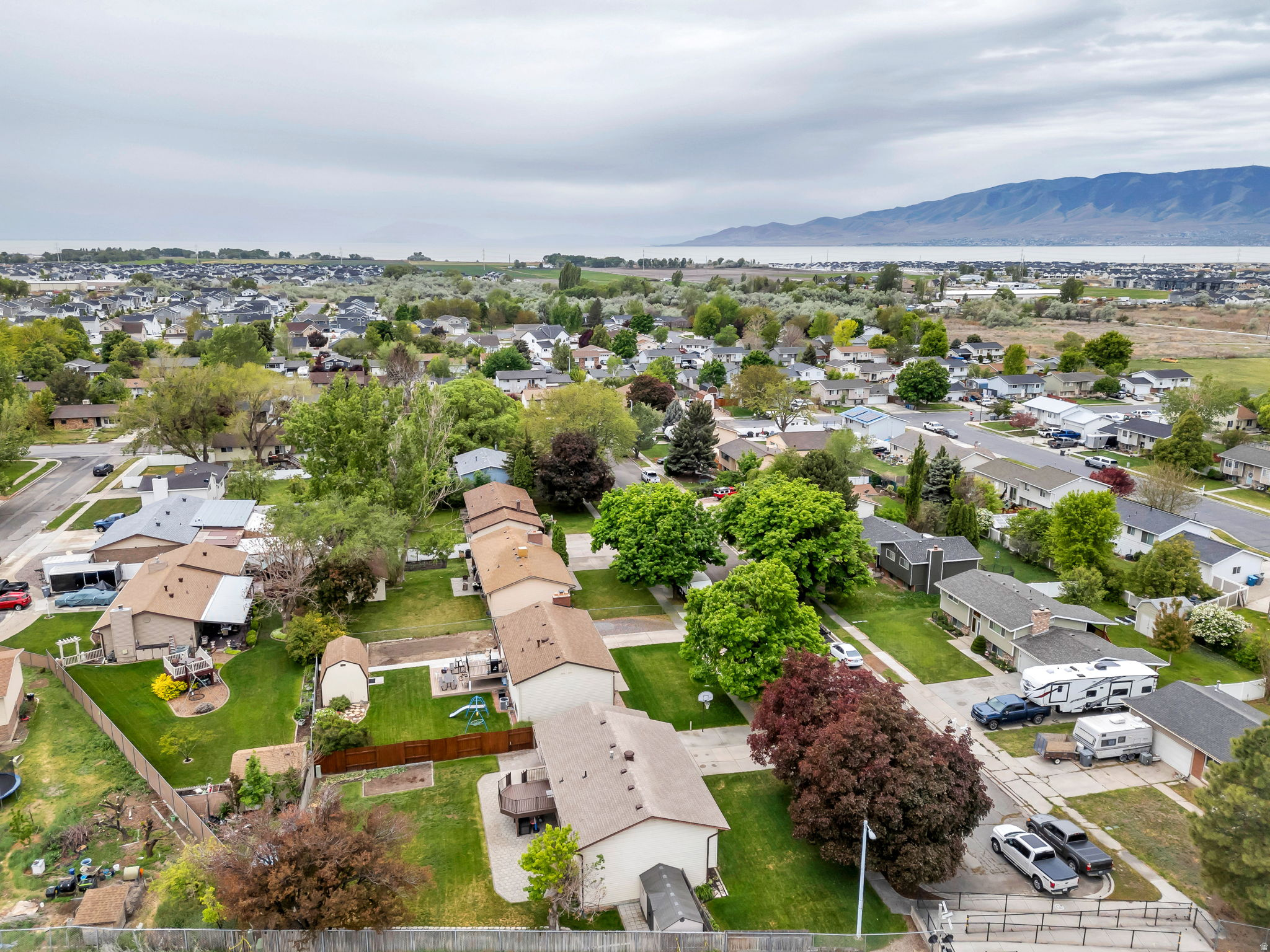 MOUNTAIN MEADOW - Residential