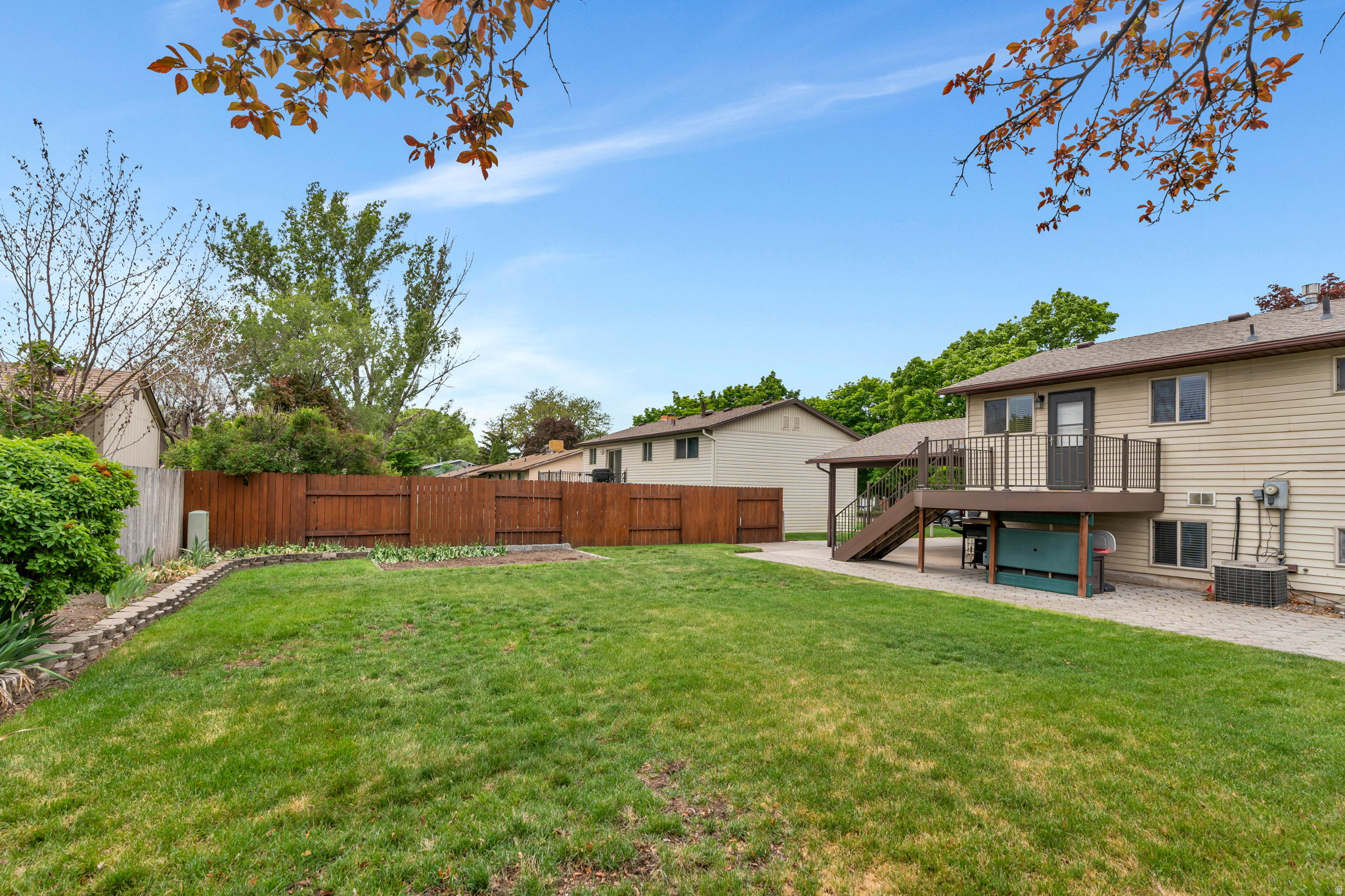 MOUNTAIN MEADOW - Residential