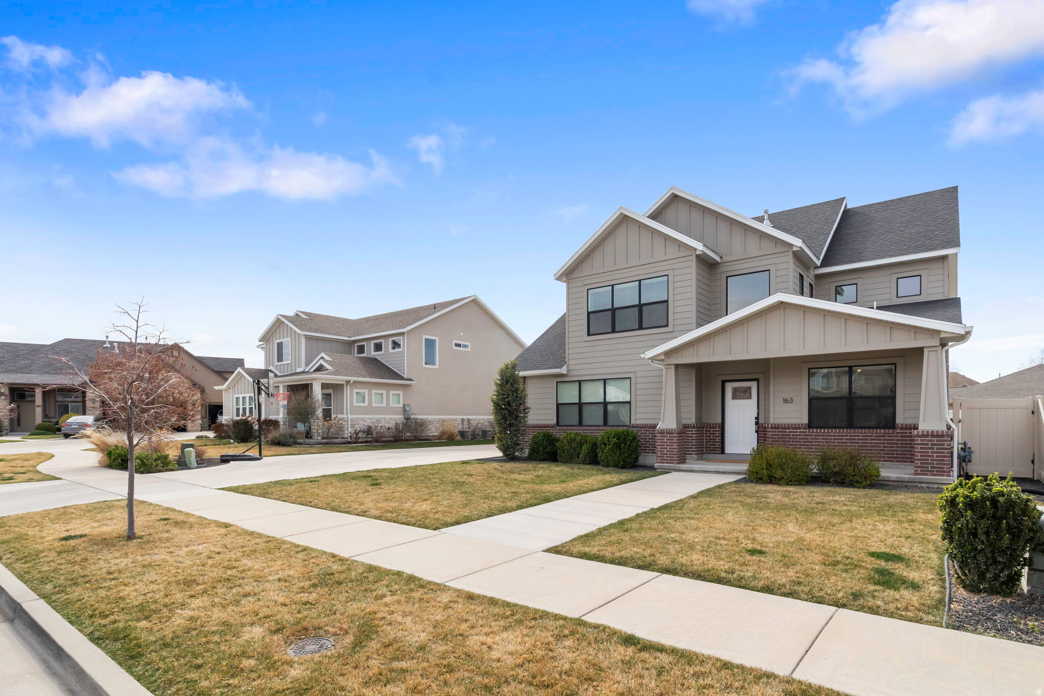 THE GRASSLANDS - Residential