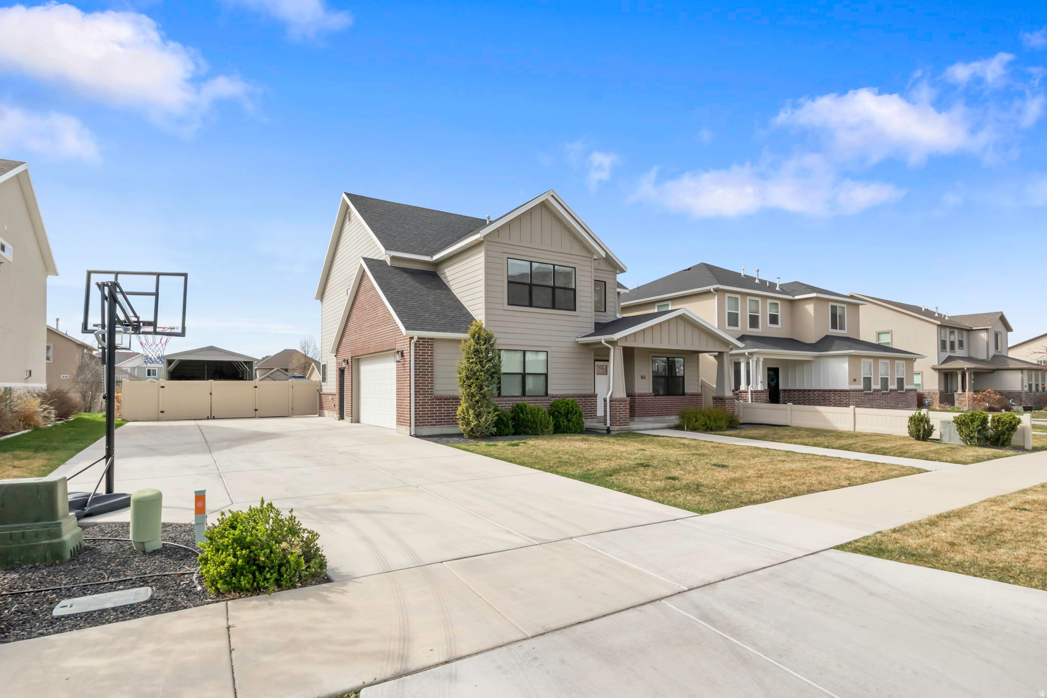 THE GRASSLANDS - Residential