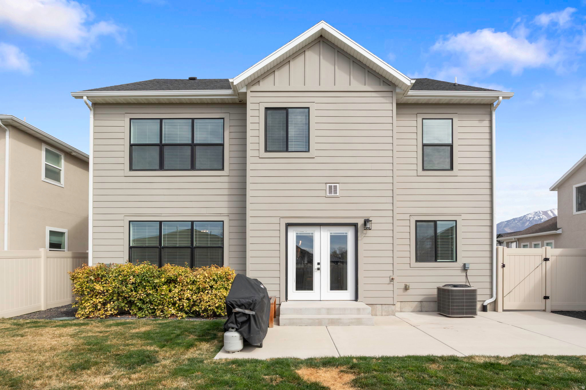 THE GRASSLANDS - Residential