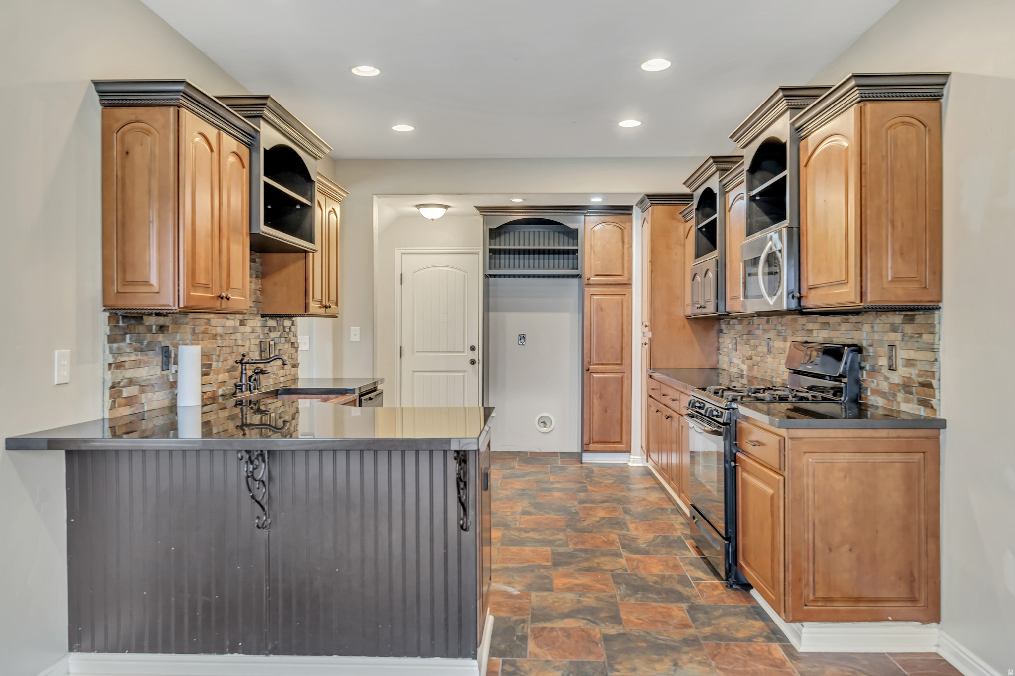 SPANISH VISTA - Residential