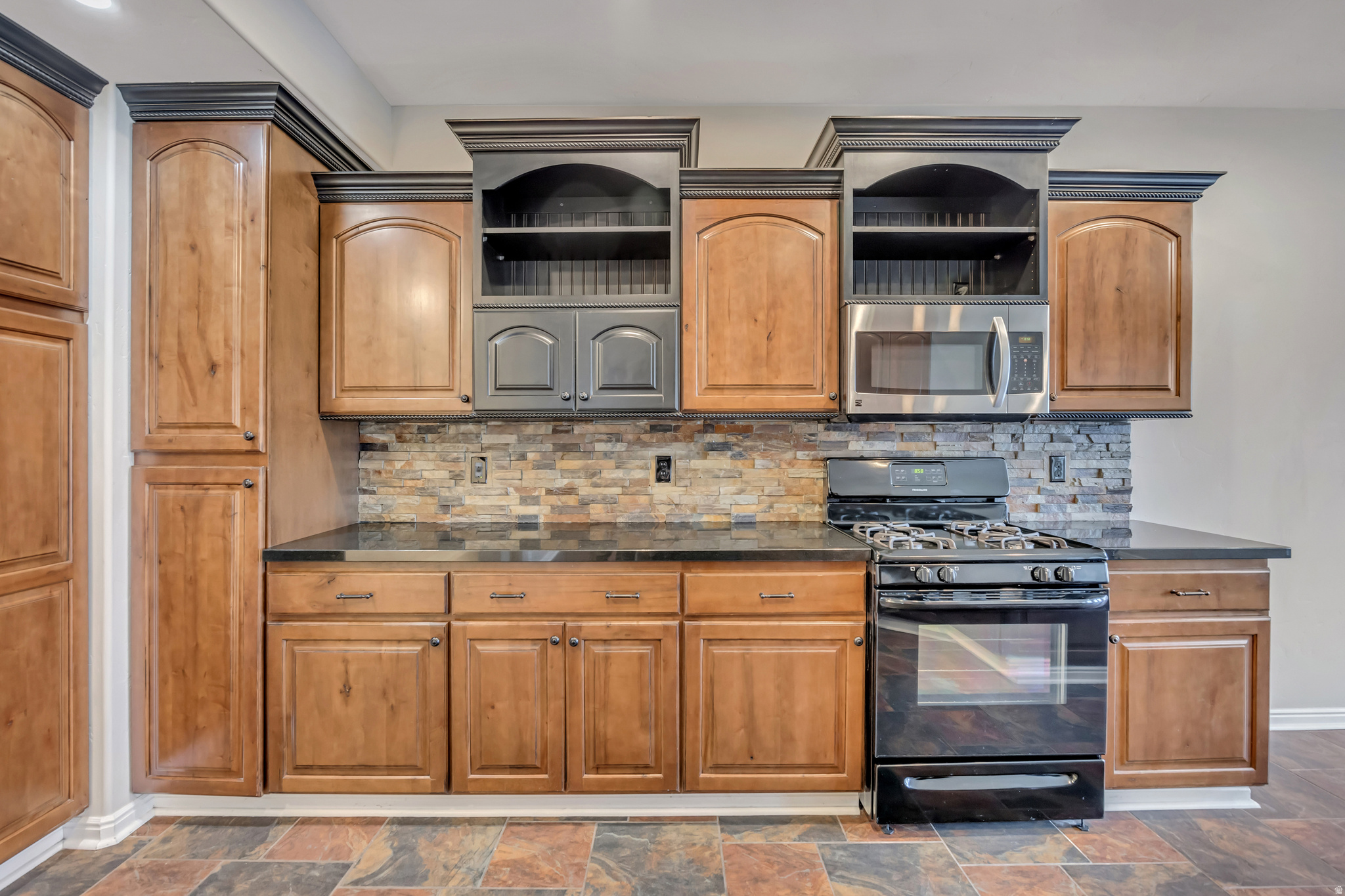 SPANISH VISTA - Residential