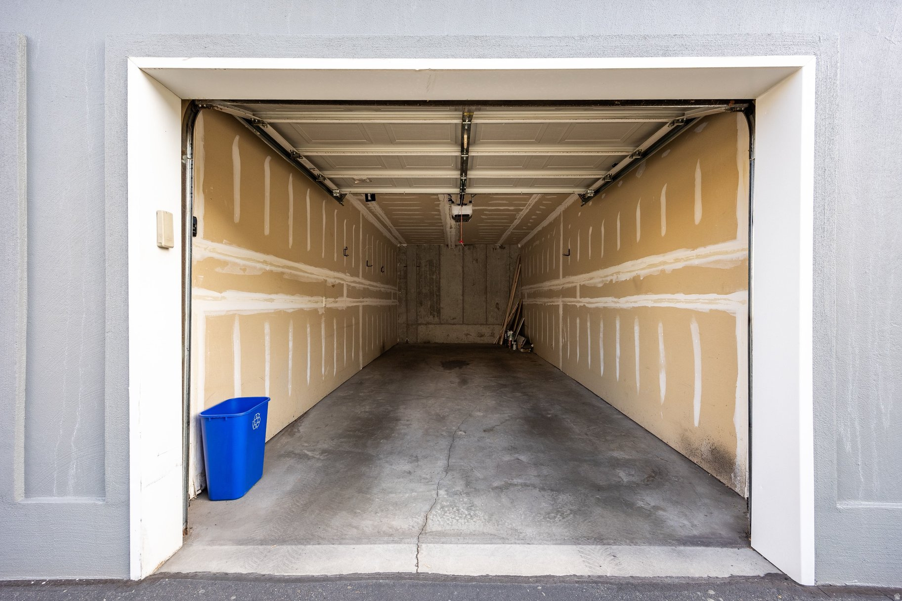 CHASE CREEK CONDOS - Residential