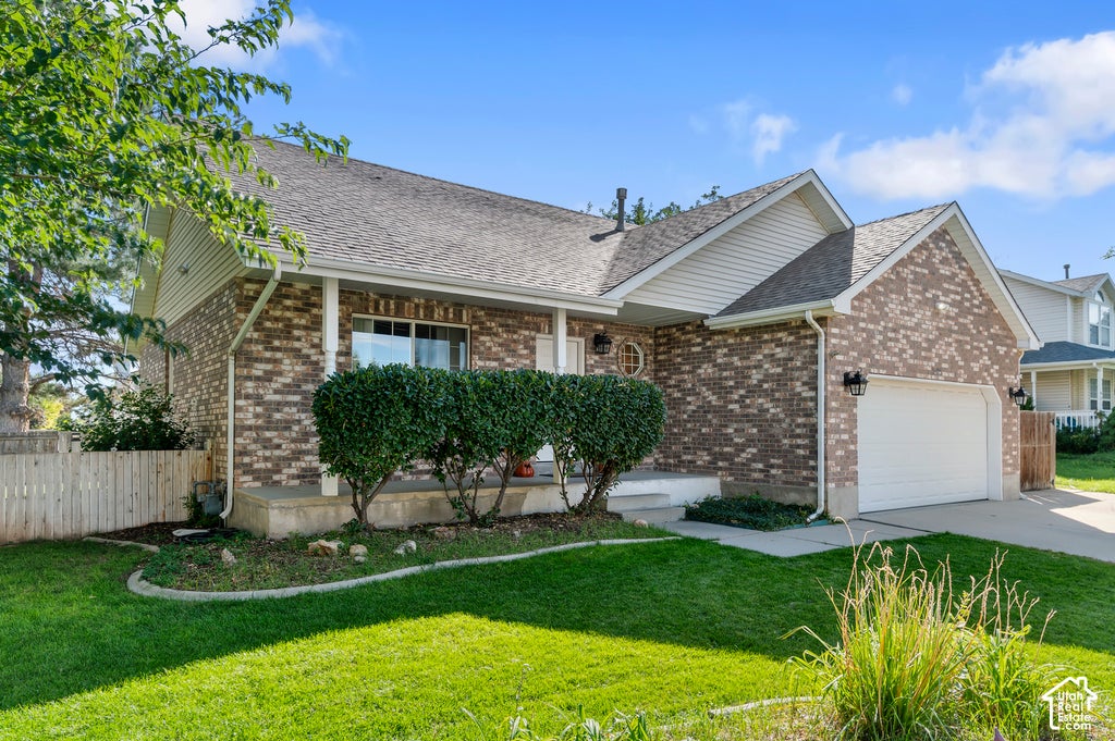 Photo of 3925 W DUNKELD ST S, South Jordan, UT 84095 (MLS # 2187522)