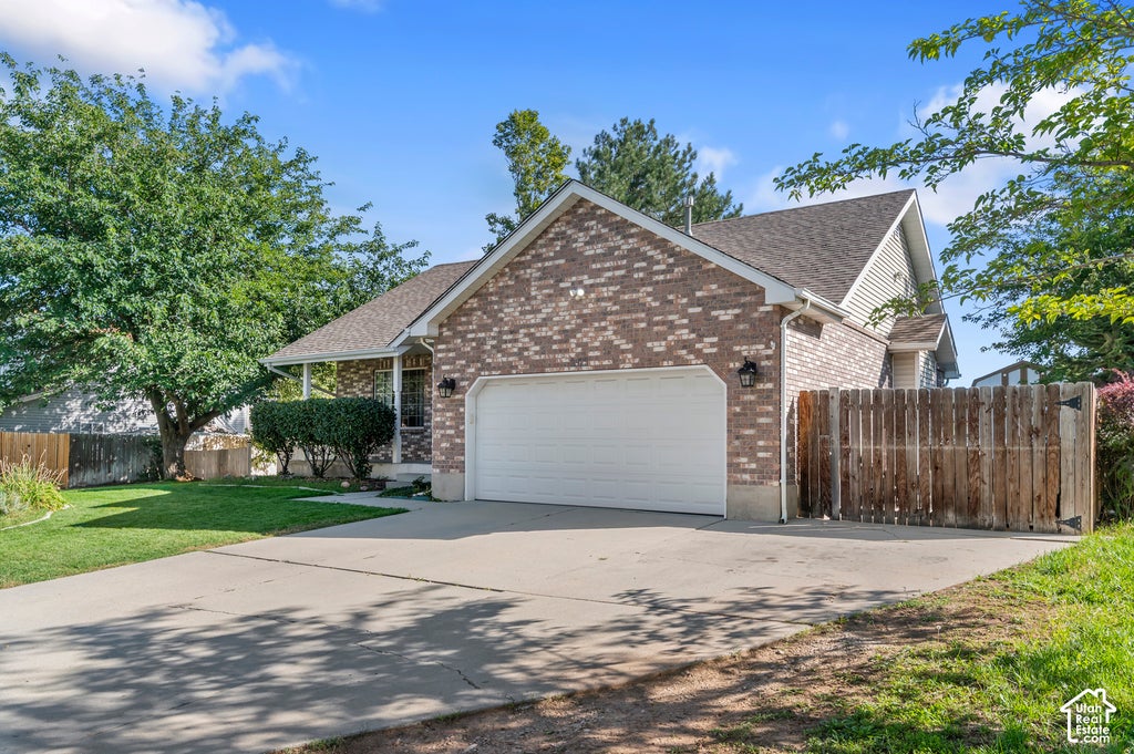 Photo of 3925 W DUNKELD ST S, South Jordan, UT 84095 (MLS # 2187522)