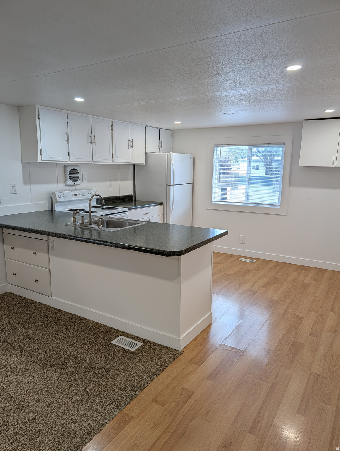 CHARMAN MANOR - Residential