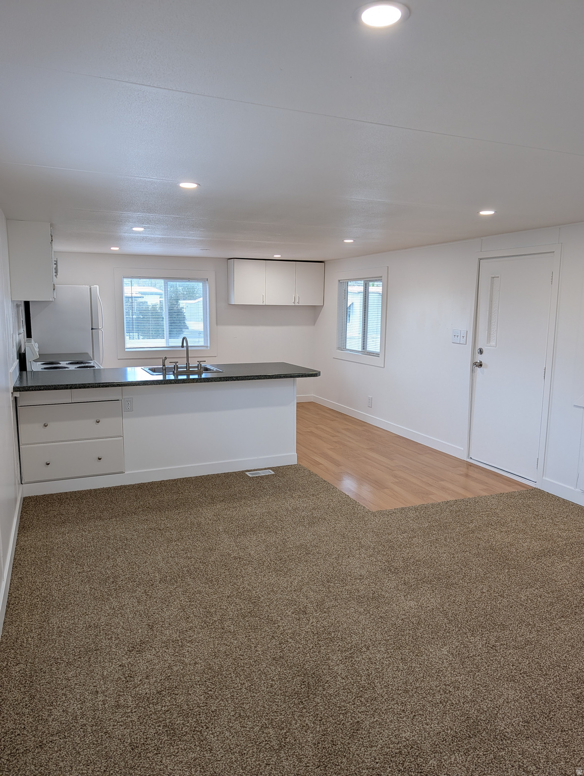 CHARMAN MANOR - Residential