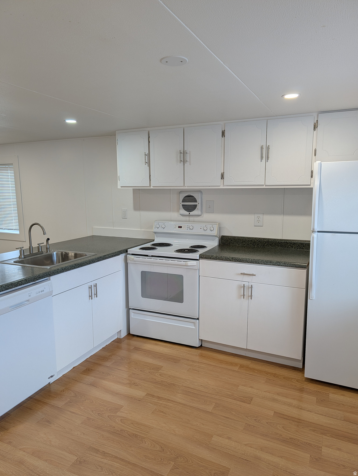 CHARMAN MANOR - Residential