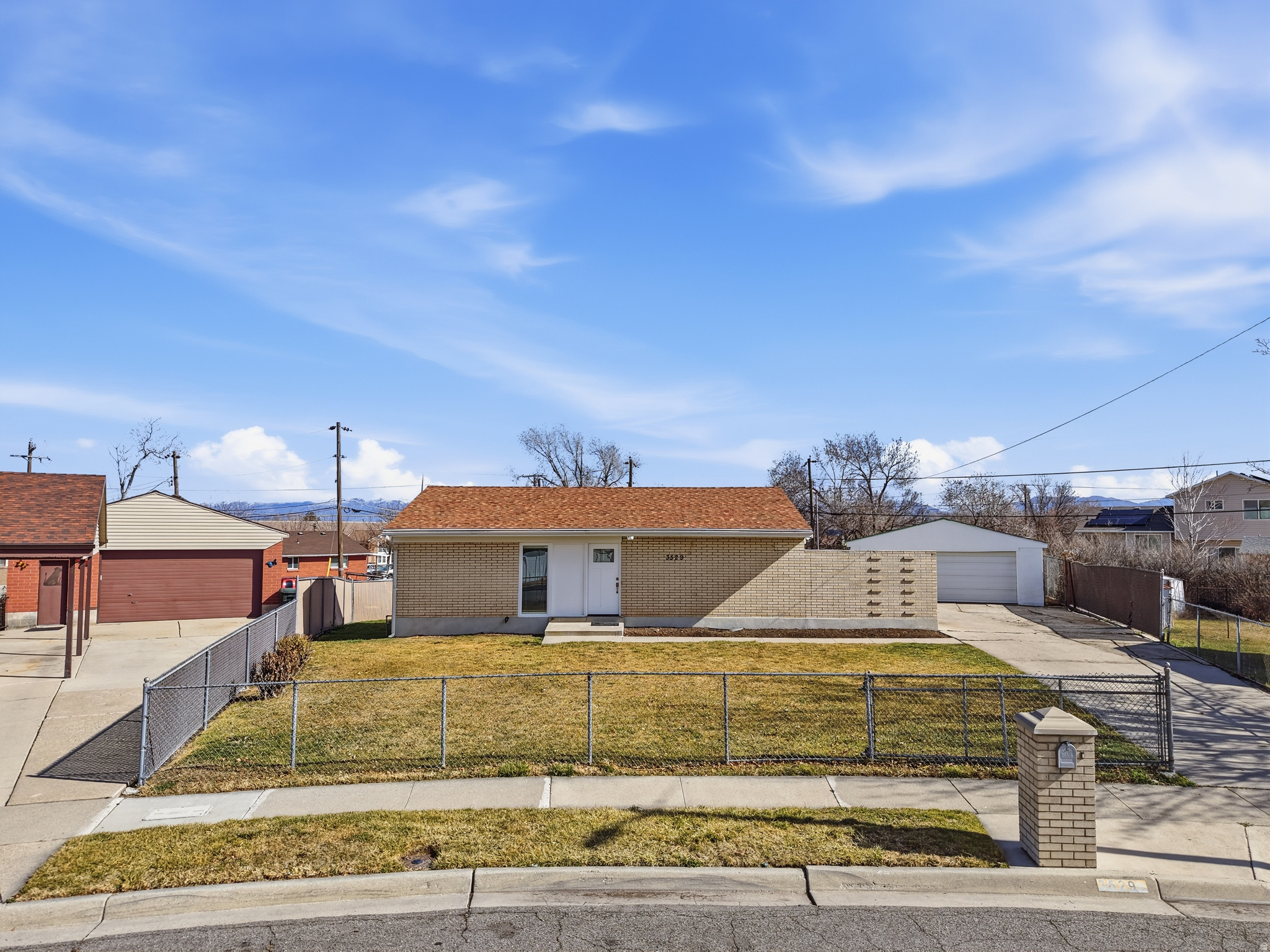 MEADOWS - Residential