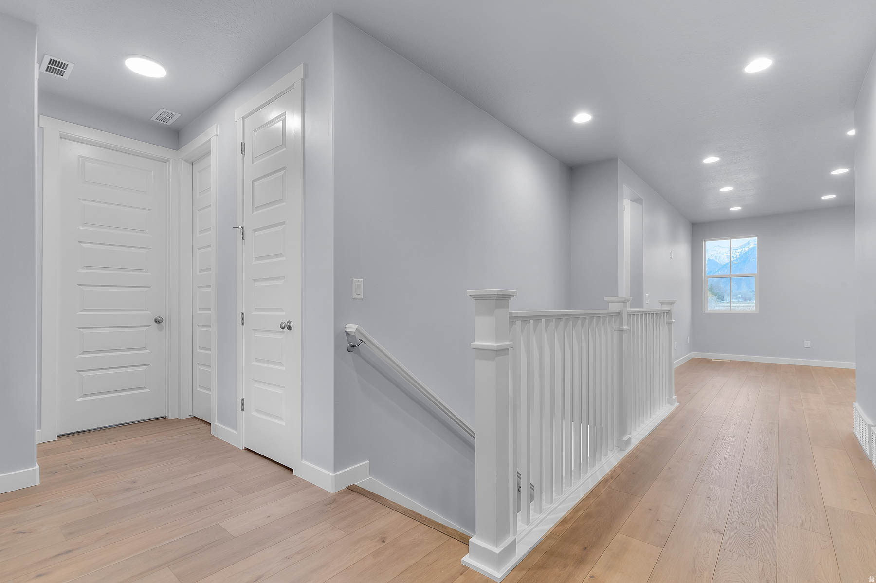 BROADVIEW SHORES 820 - Residential