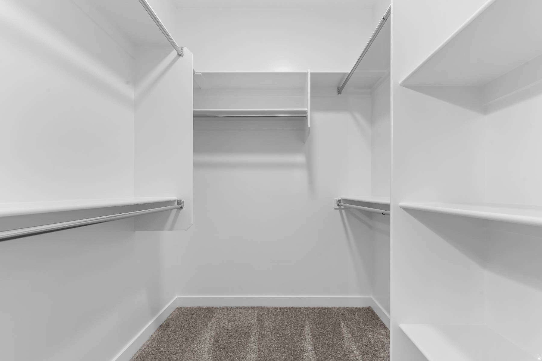 BROADVIEW SHORES 820 - Residential