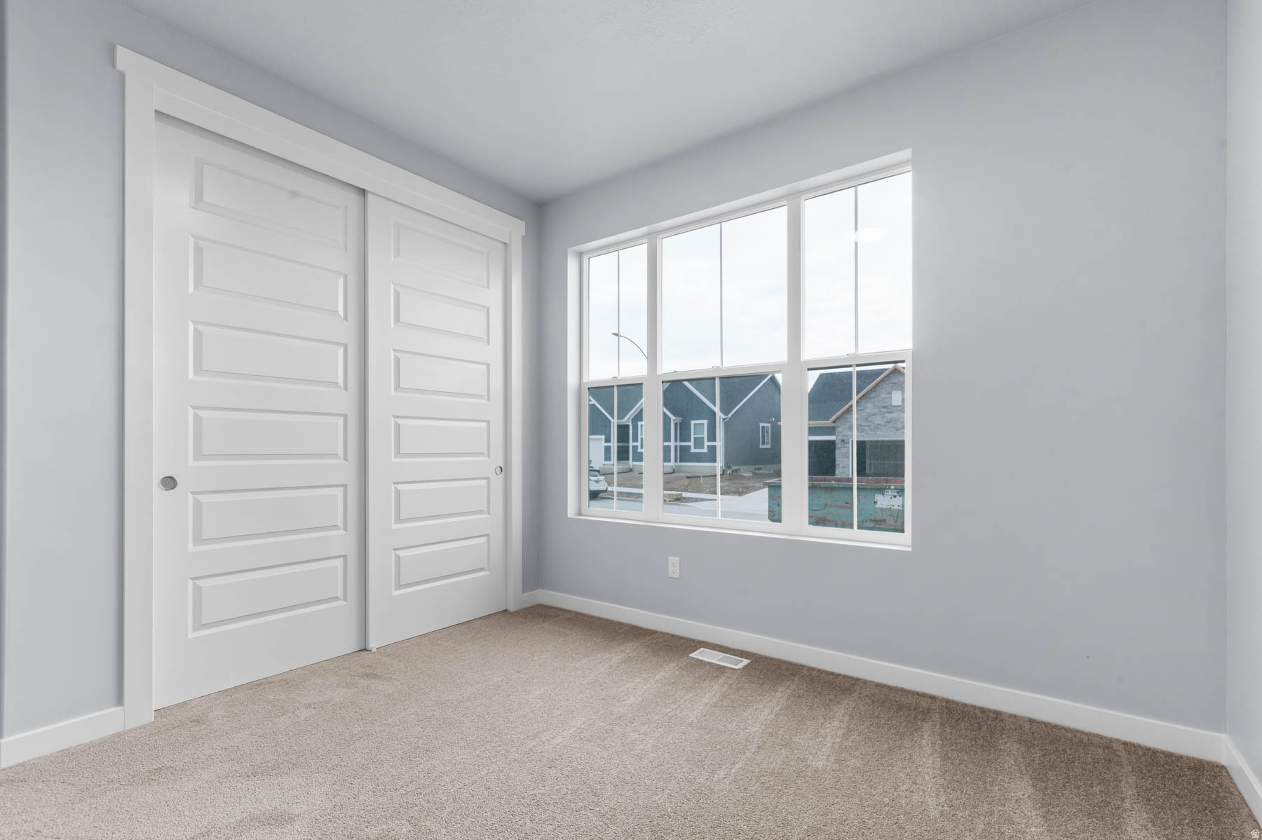 BROADVIEW SHORES 820 - Residential