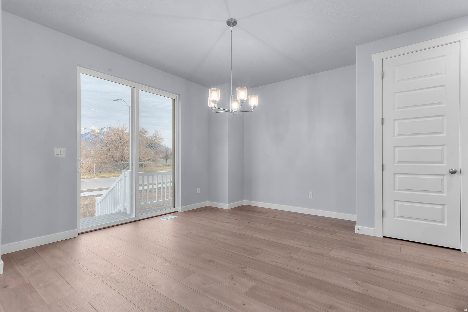 BROADVIEW SHORES 820 - Residential