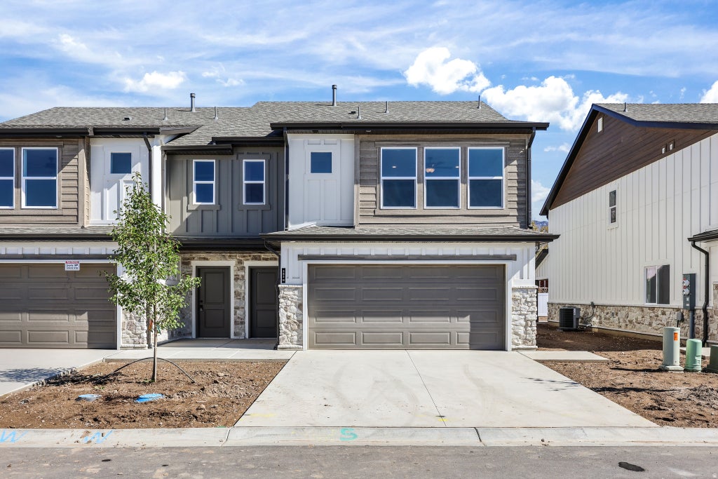 Photo of 286 N LIBERTY COVE DR #18, Harrisville, UT 84404 (MLS # 2186745)