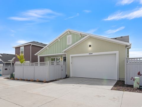 Tiny photo for 6044 W 11800 S, South Jordan, UT 84009 (MLS # 2150542)