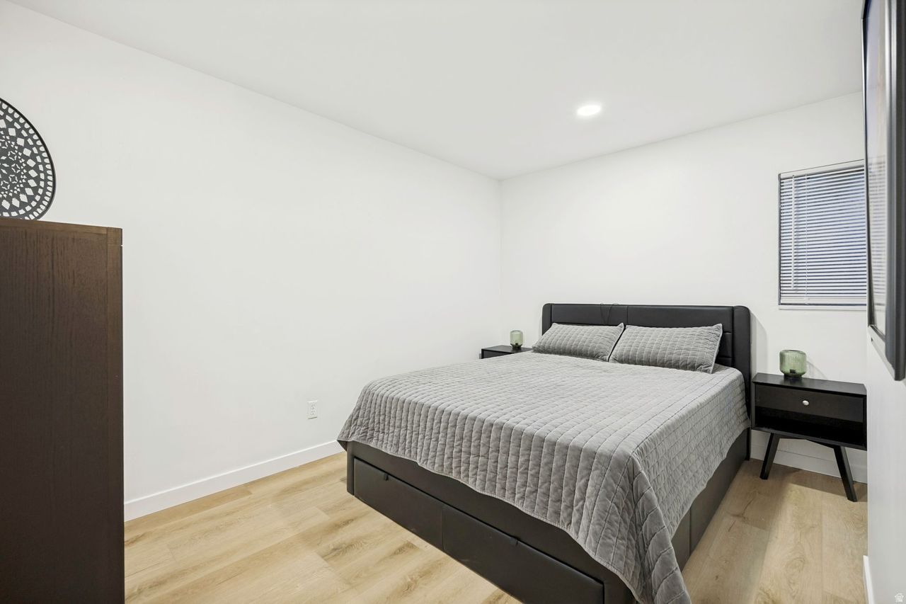 WHITE CITY - Residential