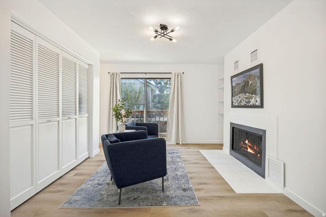 WHITE CITY - Residential