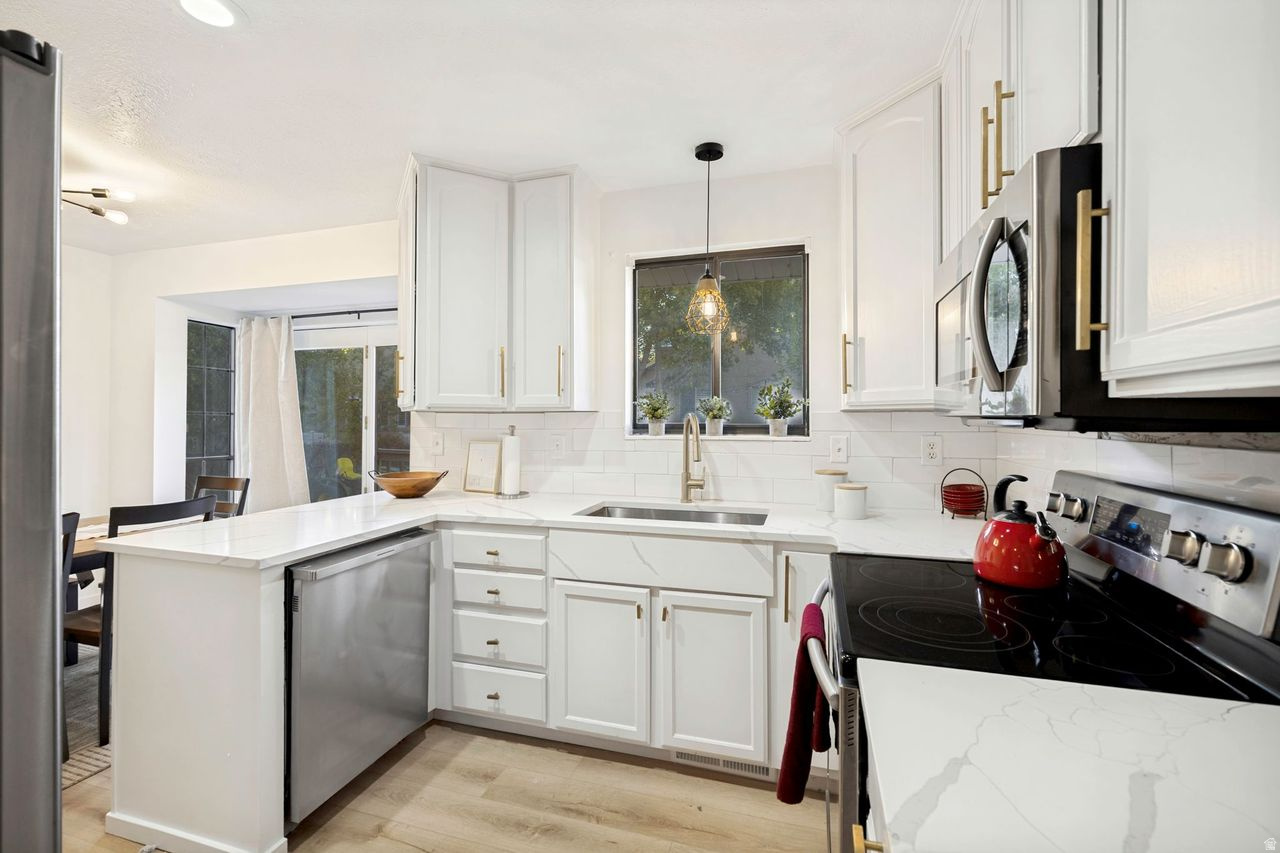 WHITE CITY - Residential