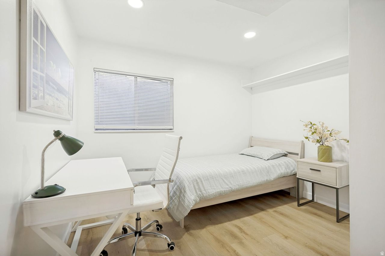 WHITE CITY - Residential