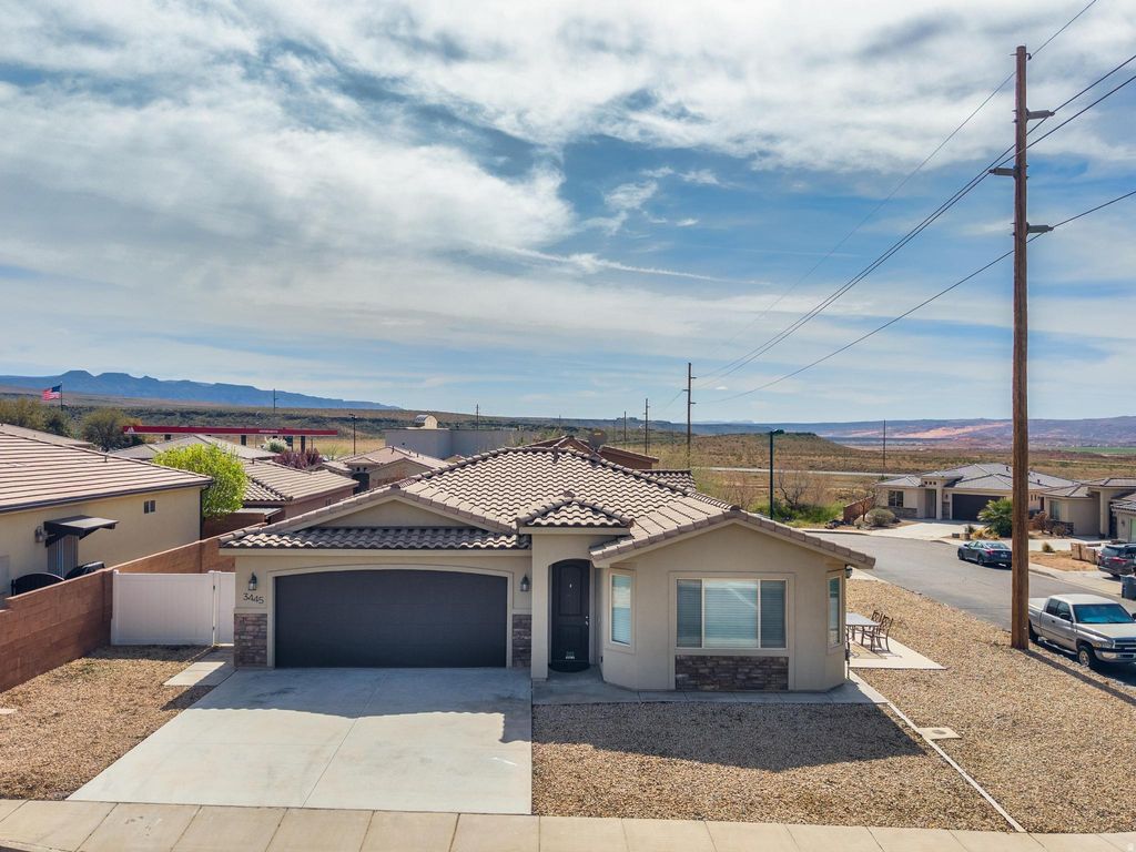 Photo of 3445 W 120 N, Hurricane, UT 84737 (MLS # 2142899)