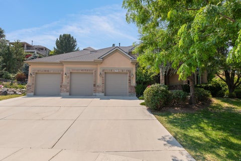 Tiny photo for 11486 S MARKRIDGE CIR W, South Jordan, UT 84095 (MLS # 2161070)