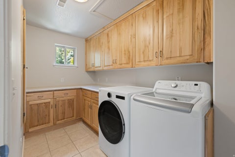 Tiny photo for 11486 S MARKRIDGE CIR W, South Jordan, UT 84095 (MLS # 2161070)