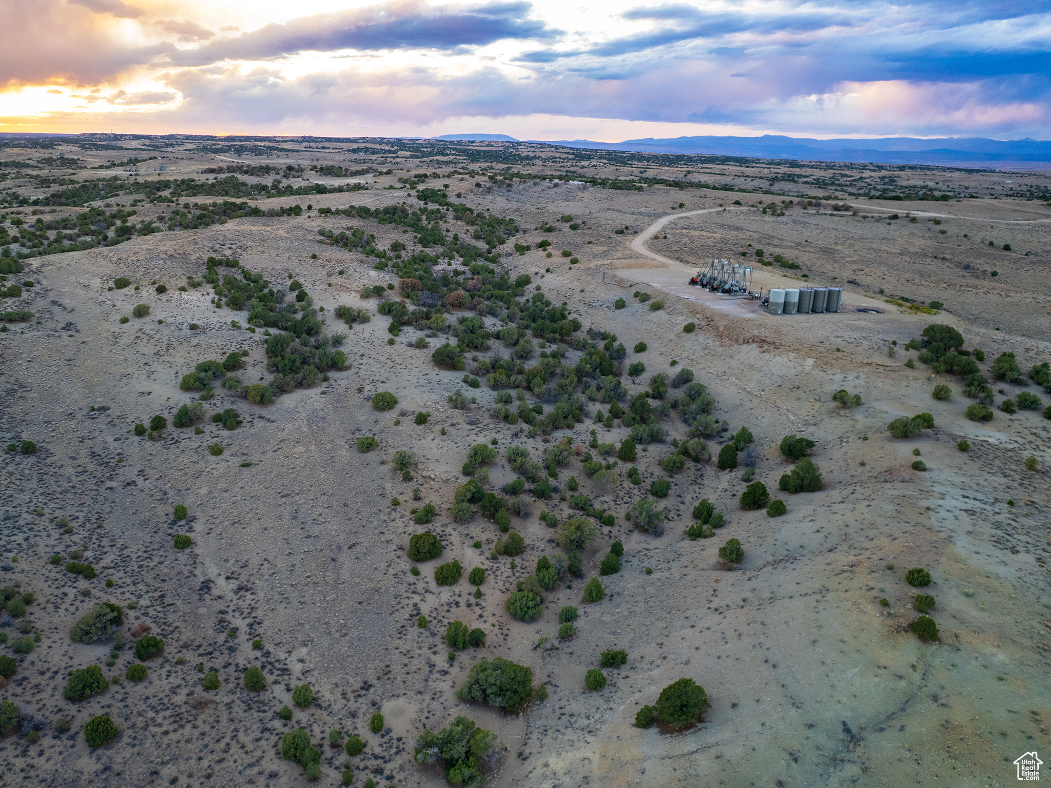 MOONDANCE RANCH - Land