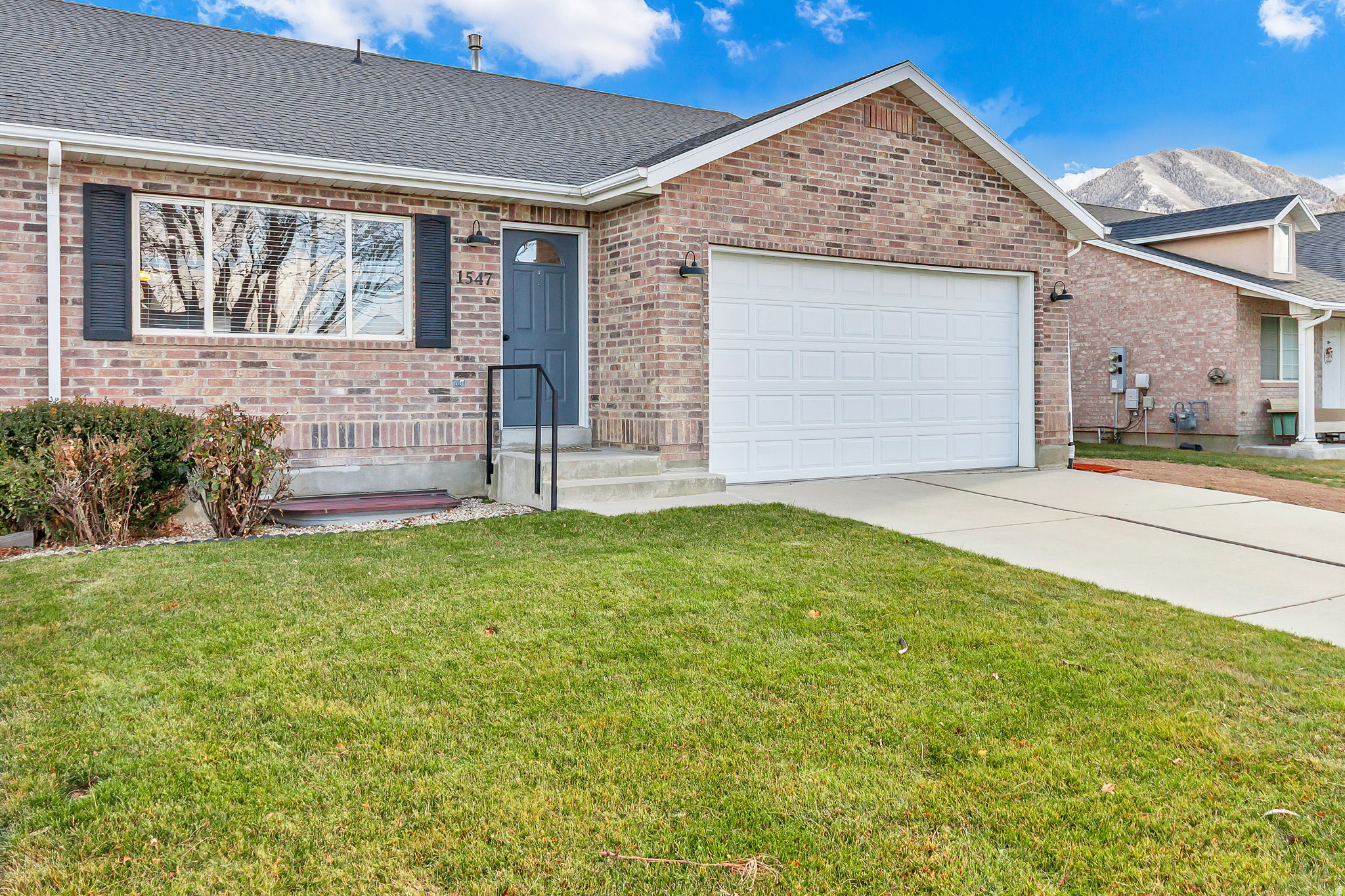 MAPLE MEADOWS - Residential Income