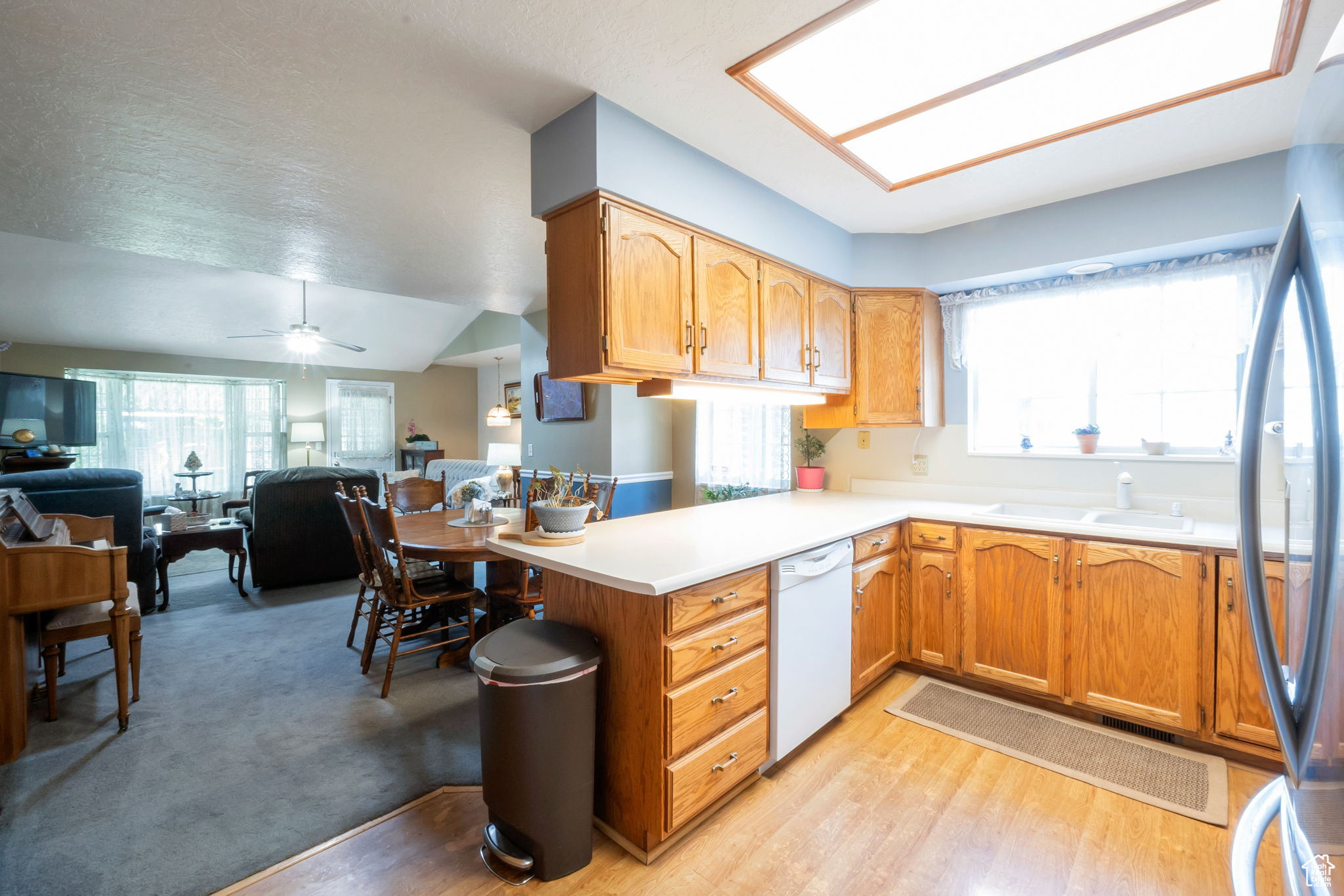 LAKECREST - Residential Income