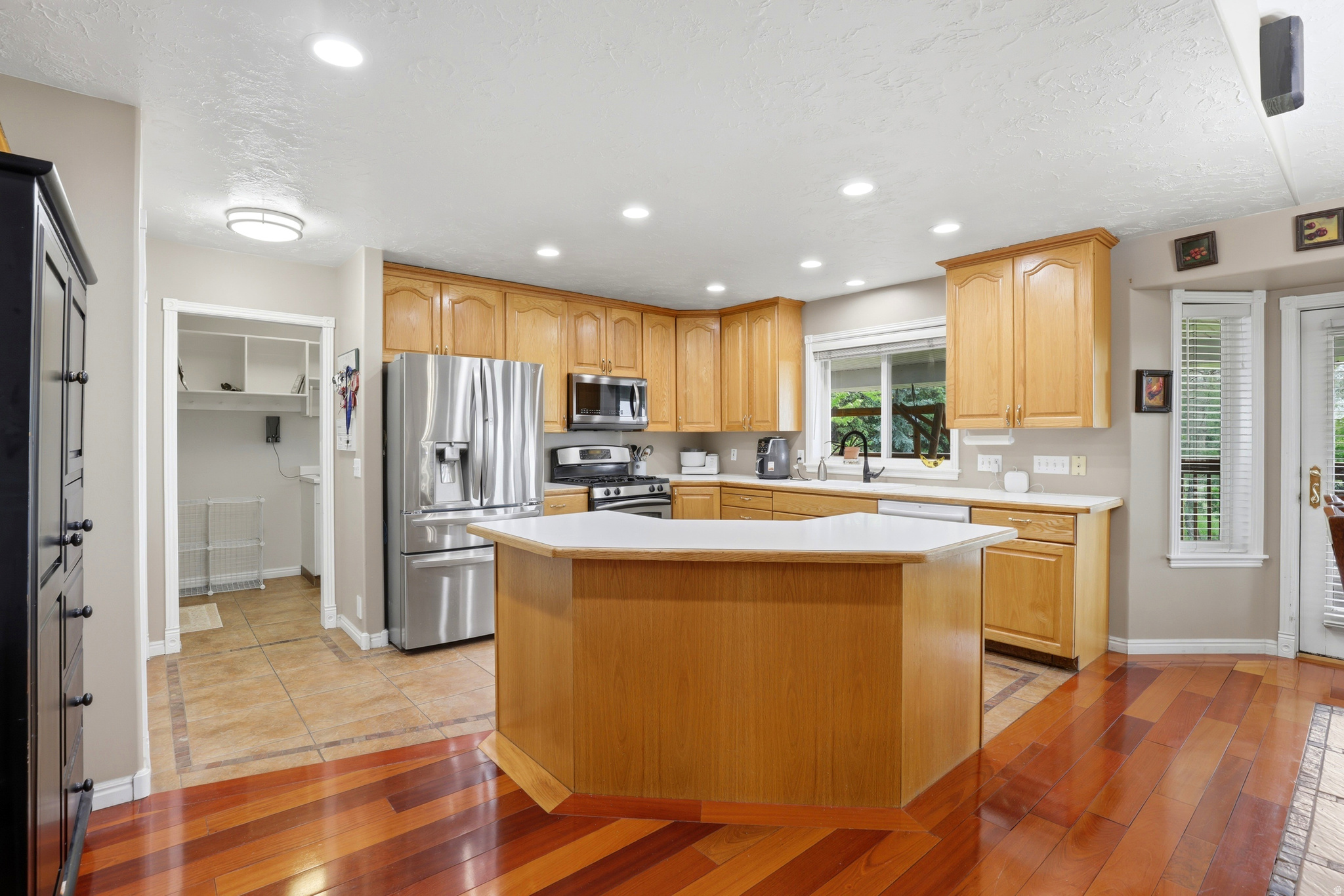 EAGLEWOOD ESTATES - Residential