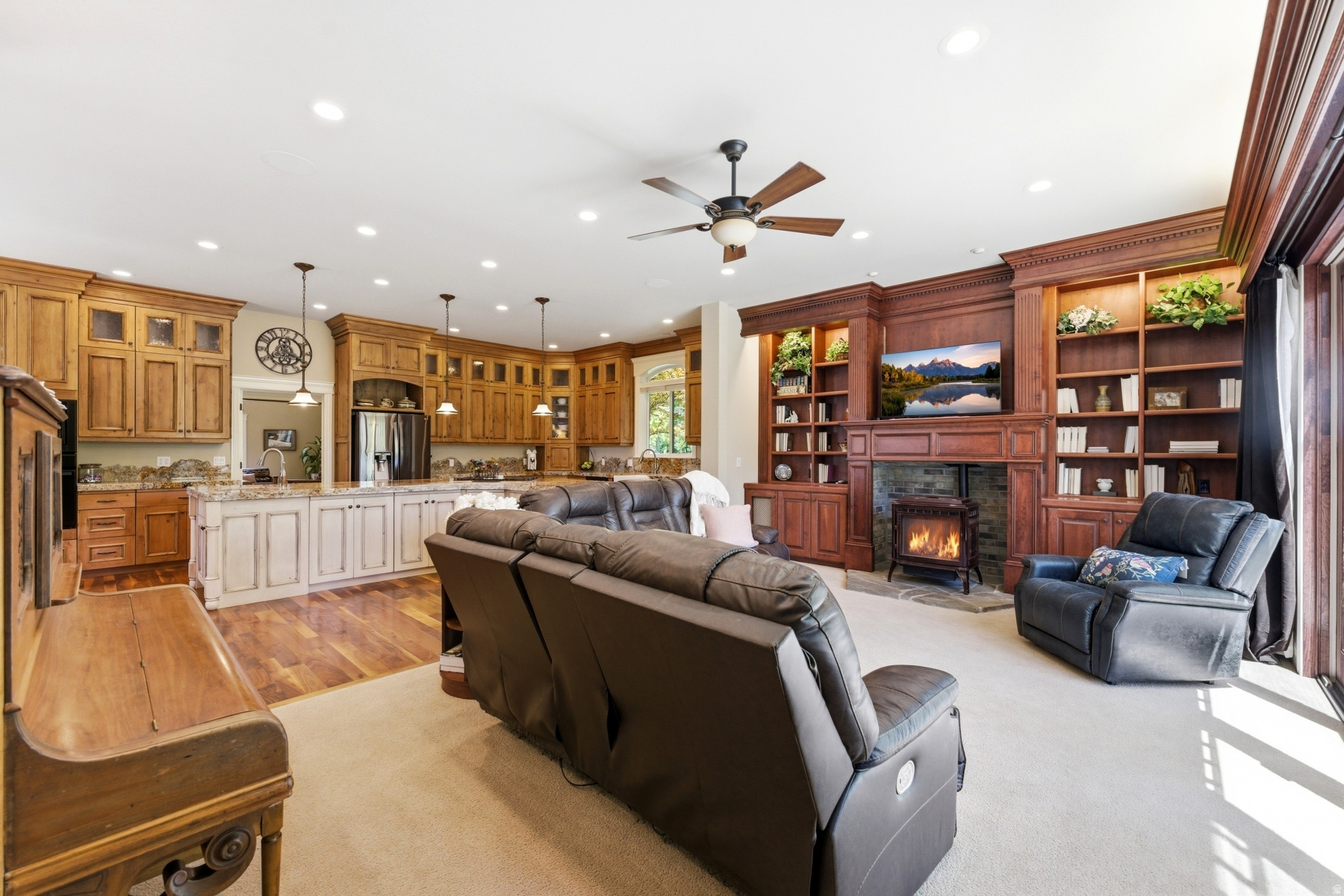 MIDWAY FARMS - Residential