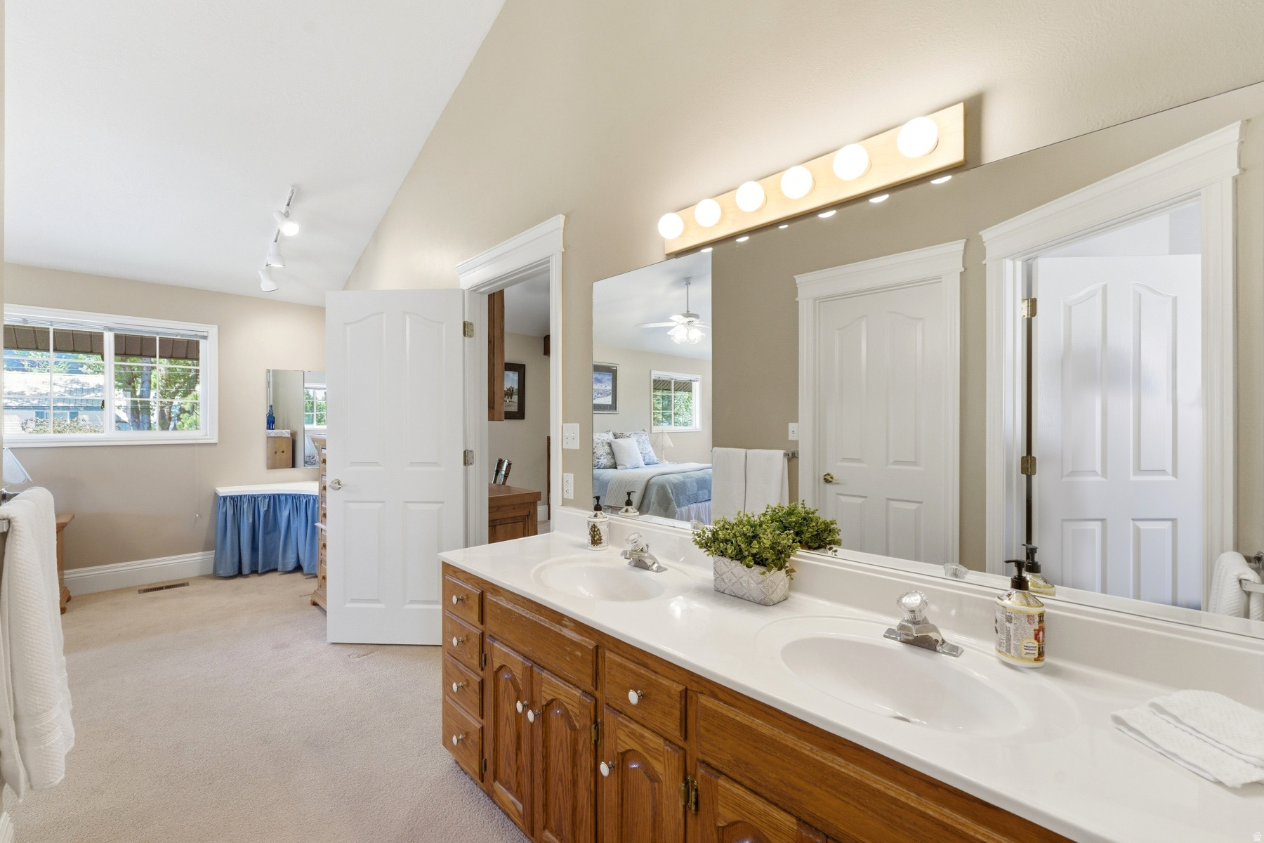 MIDWAY FARMS - Residential