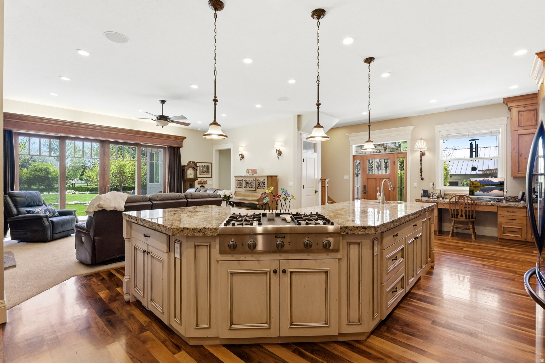 MIDWAY FARMS - Residential