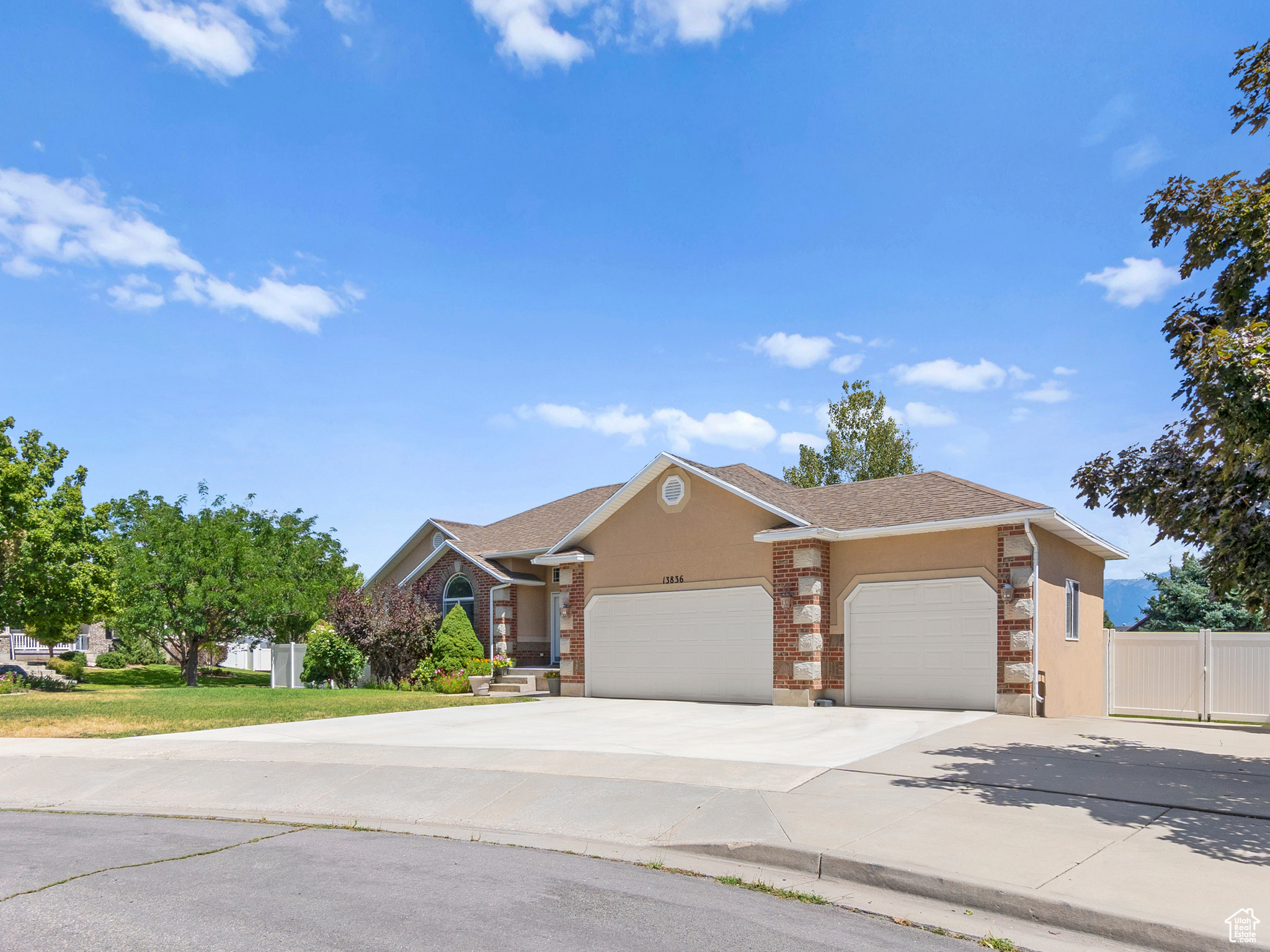 13836 S Crimson Glory Ct, Herriman, Utah image 1