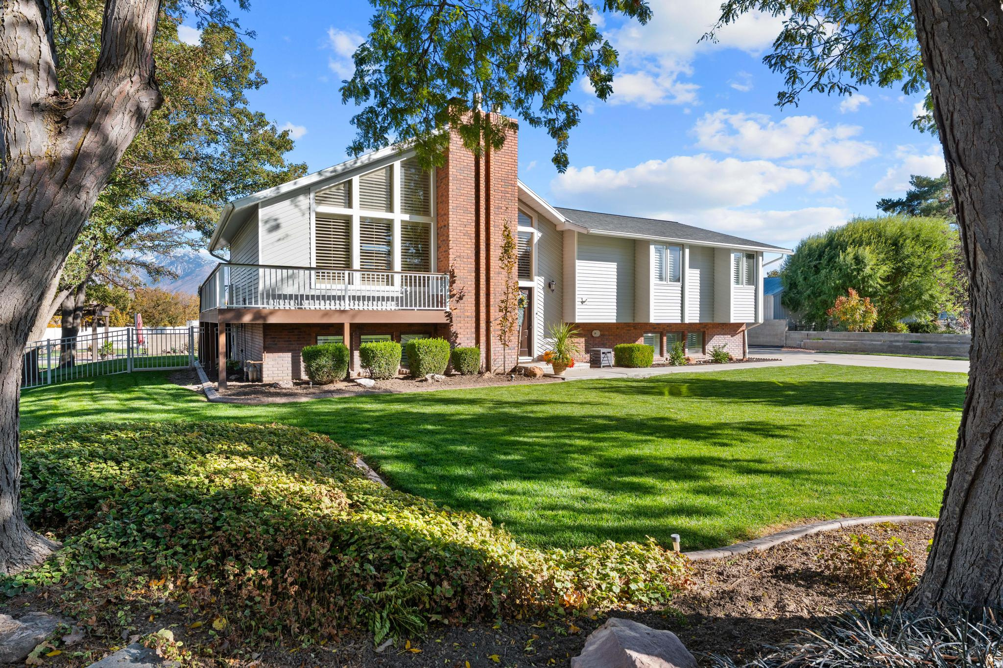 MEADOWS - Residential