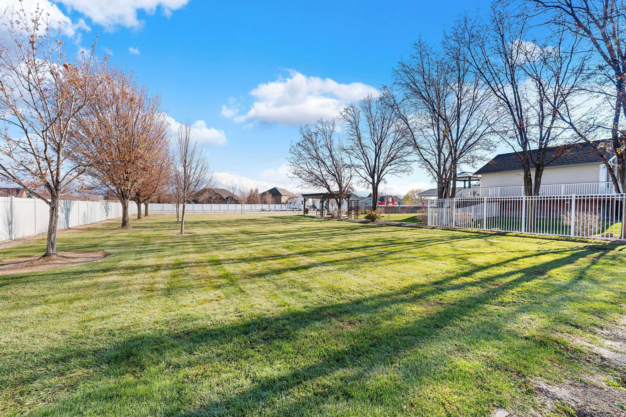 MEADOWS - Residential