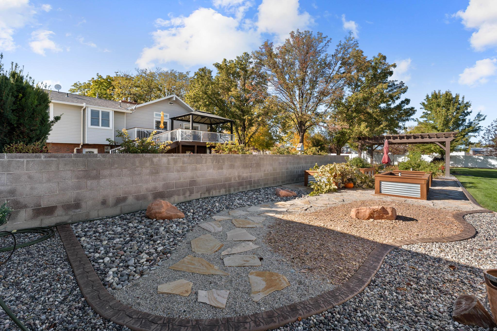 MEADOWS - Residential