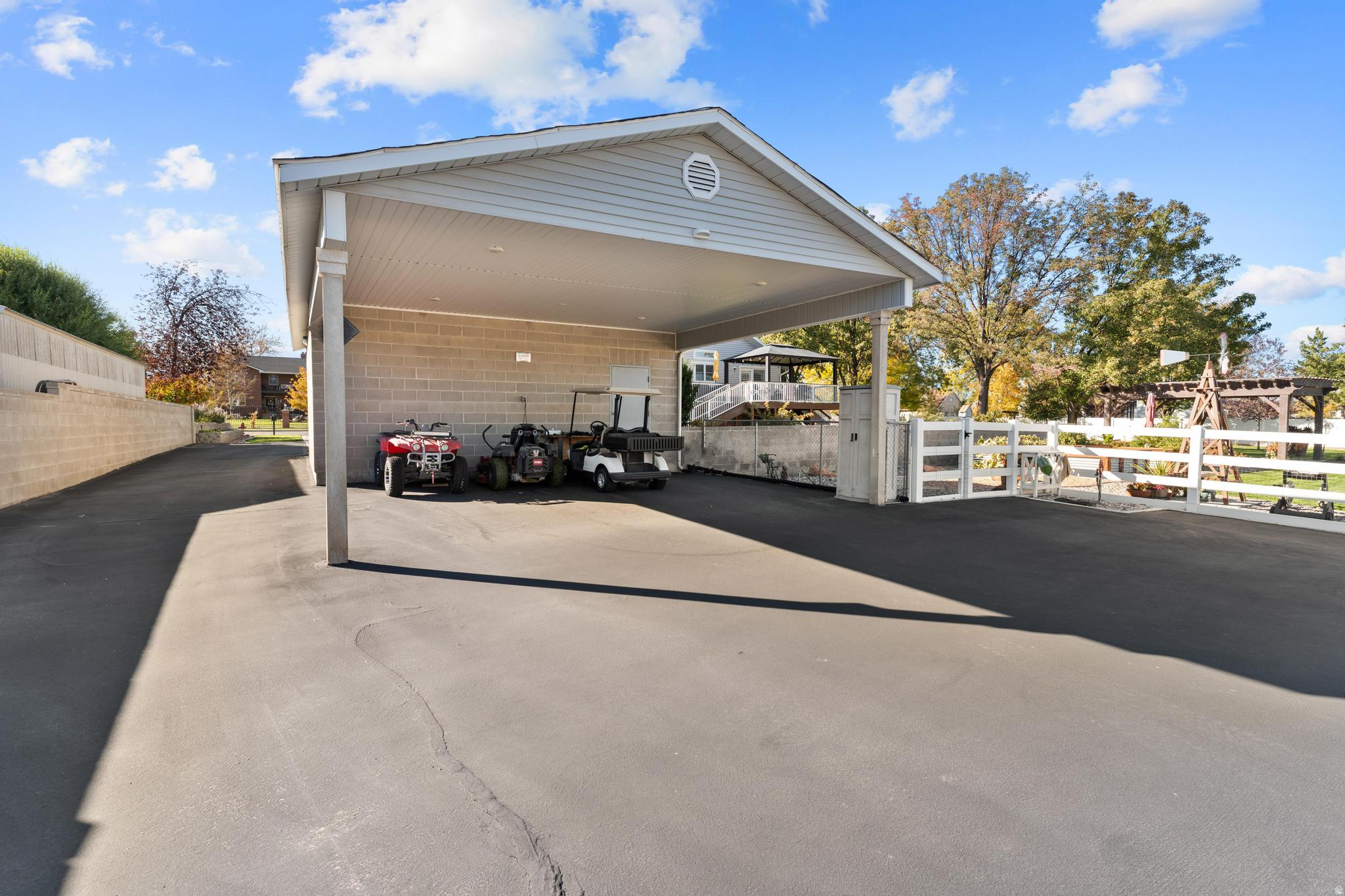 MEADOWS - Residential