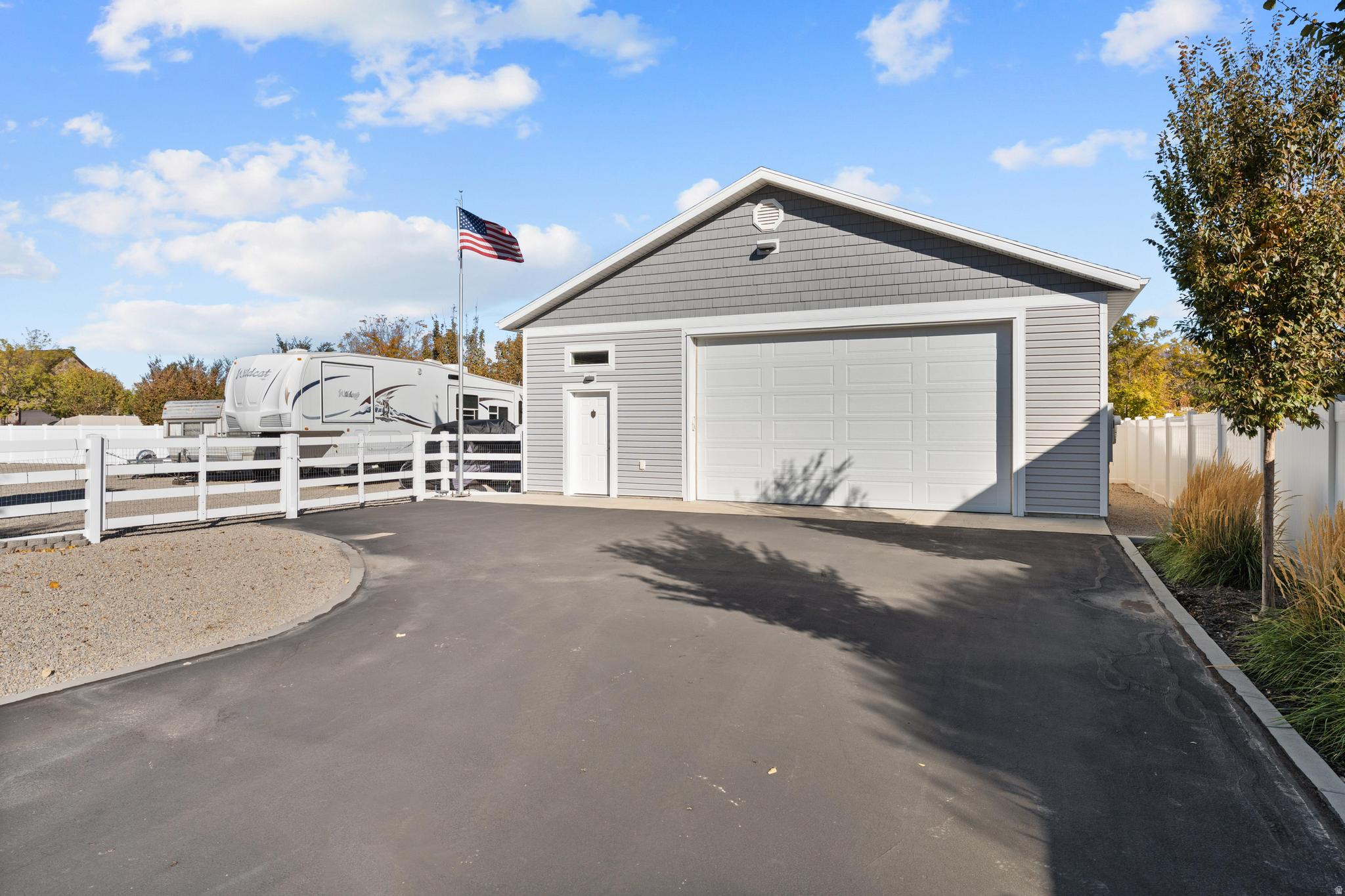 MEADOWS - Residential