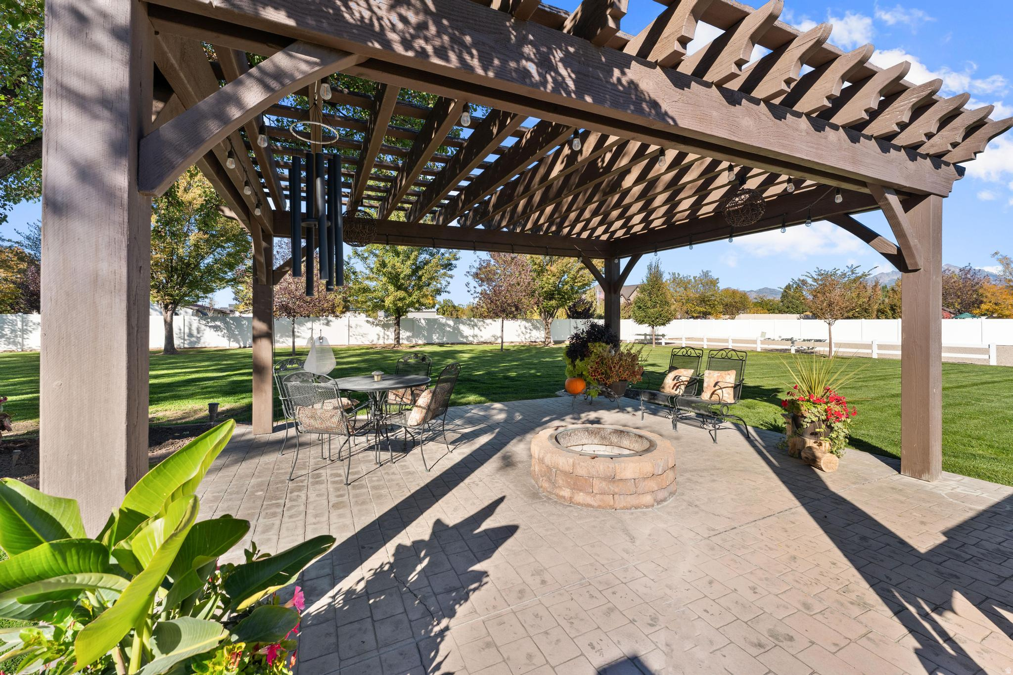 MEADOWS - Residential