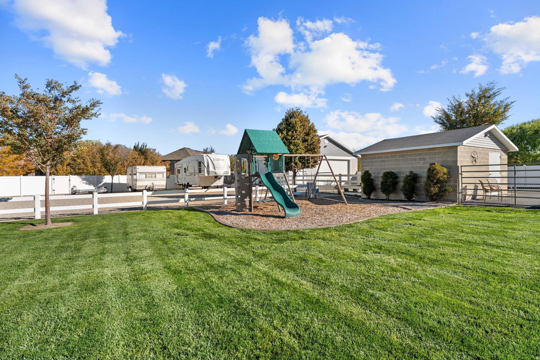 MEADOWS - Residential