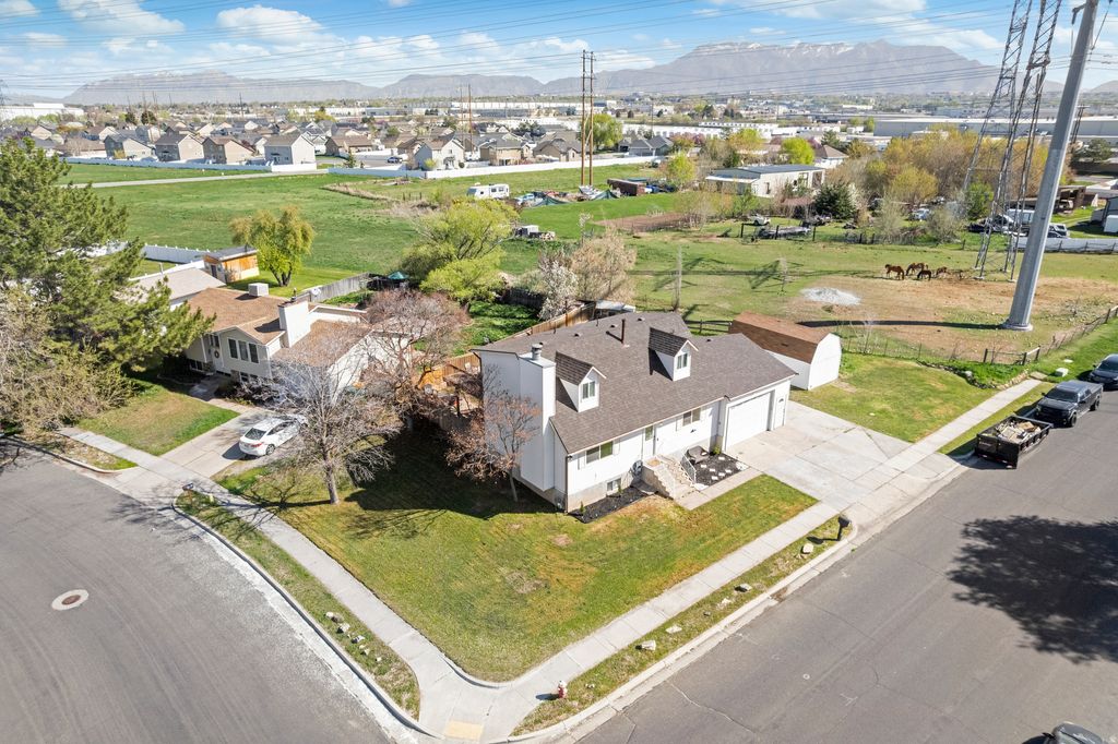 Photo of 1130 W 1045 S, Clearfield, UT 84015 (MLS # 2146706)