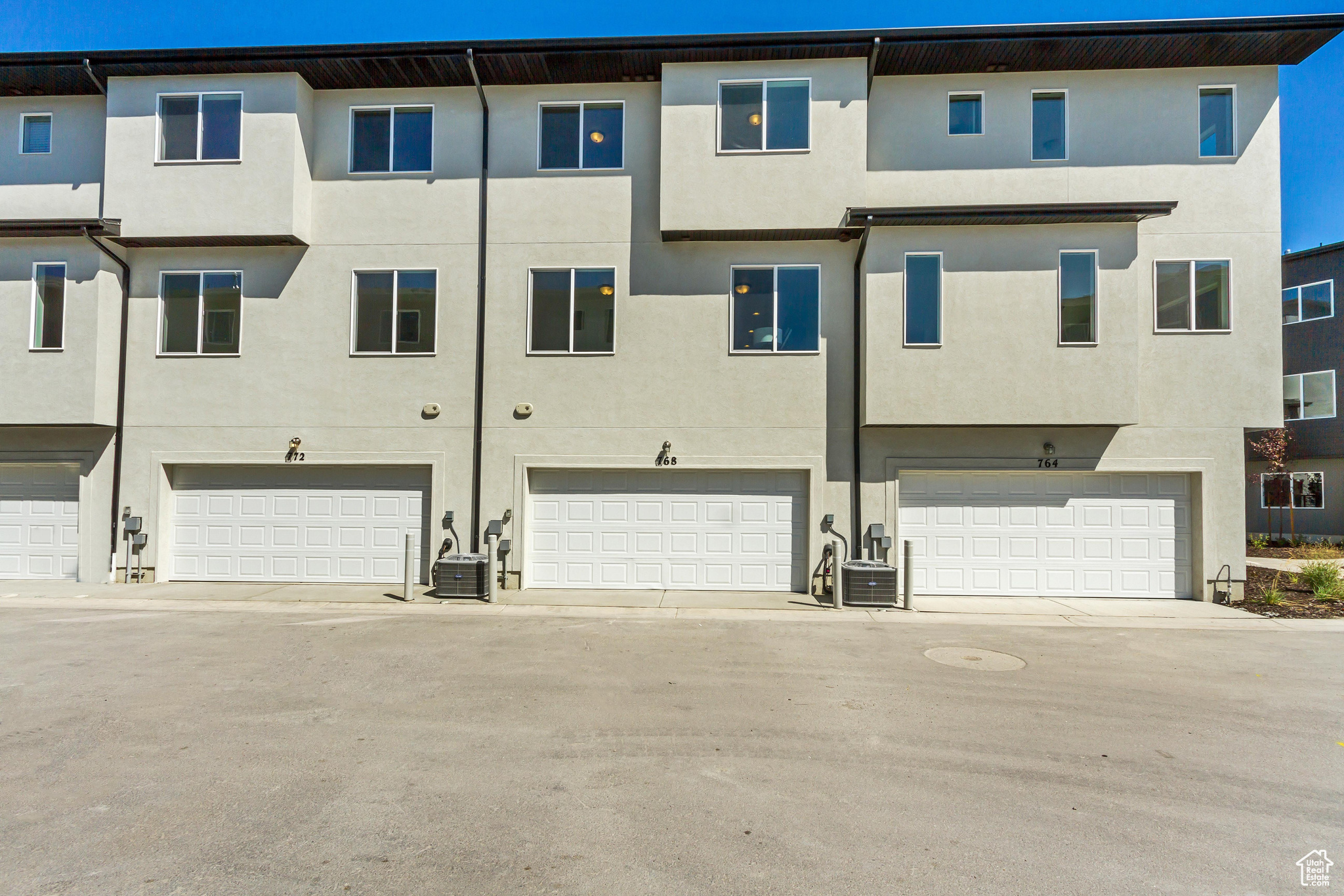 MEADOWBROOK - Residential