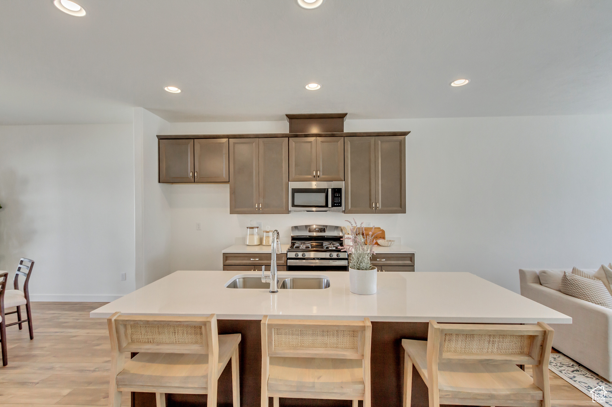 MEADOWBROOK - Residential