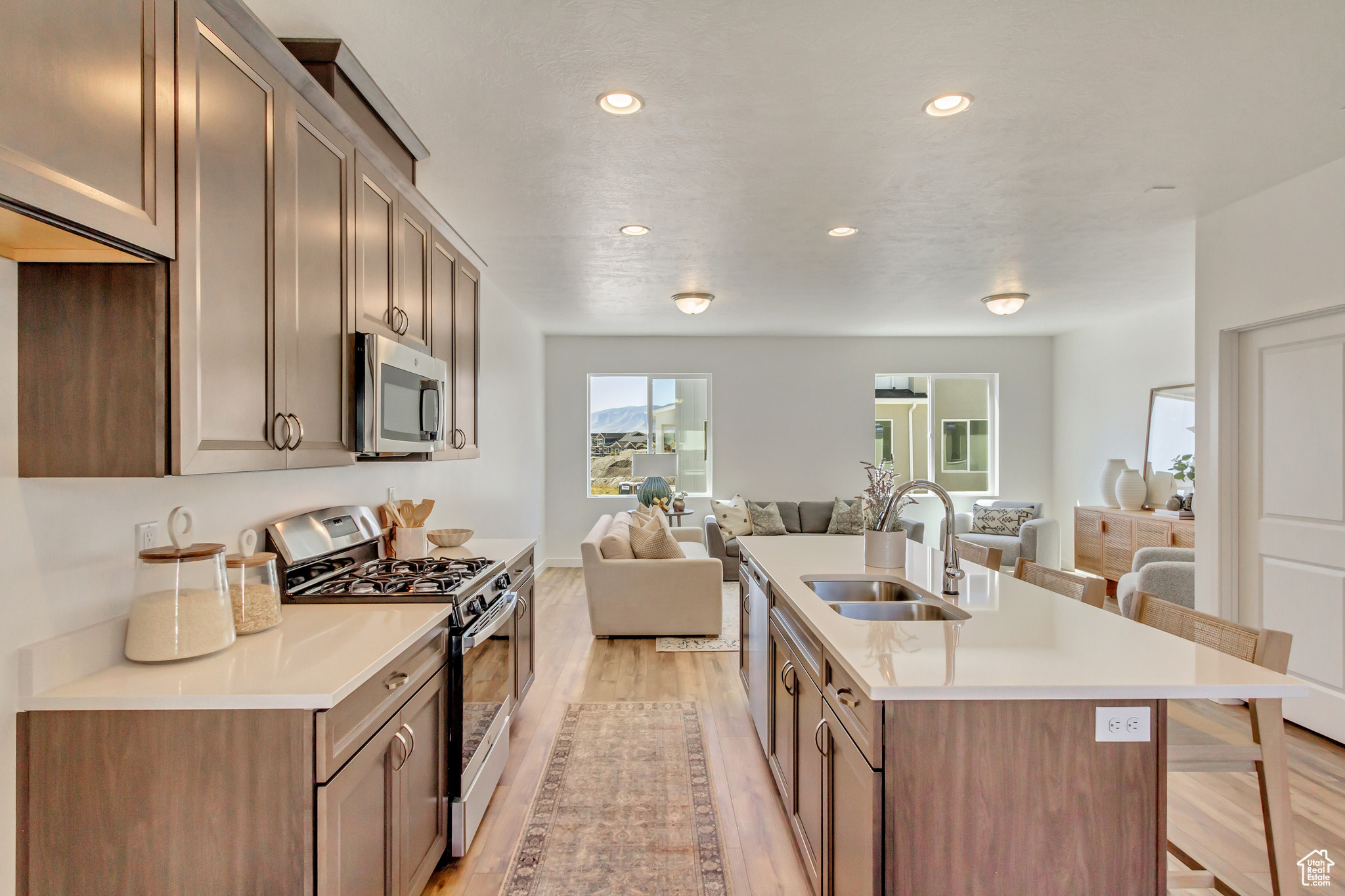 MEADOWBROOK - Residential