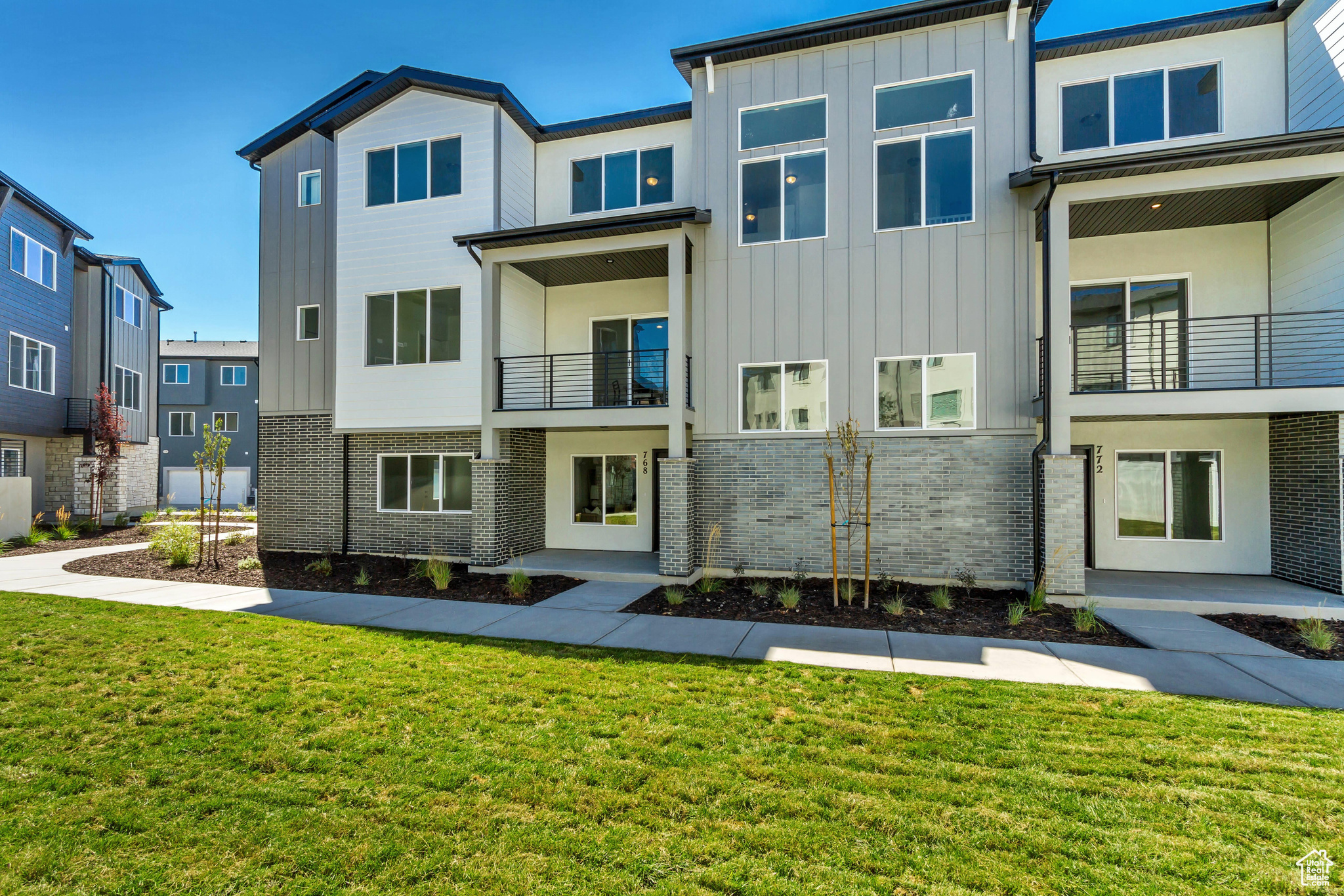 MEADOWBROOK - Residential